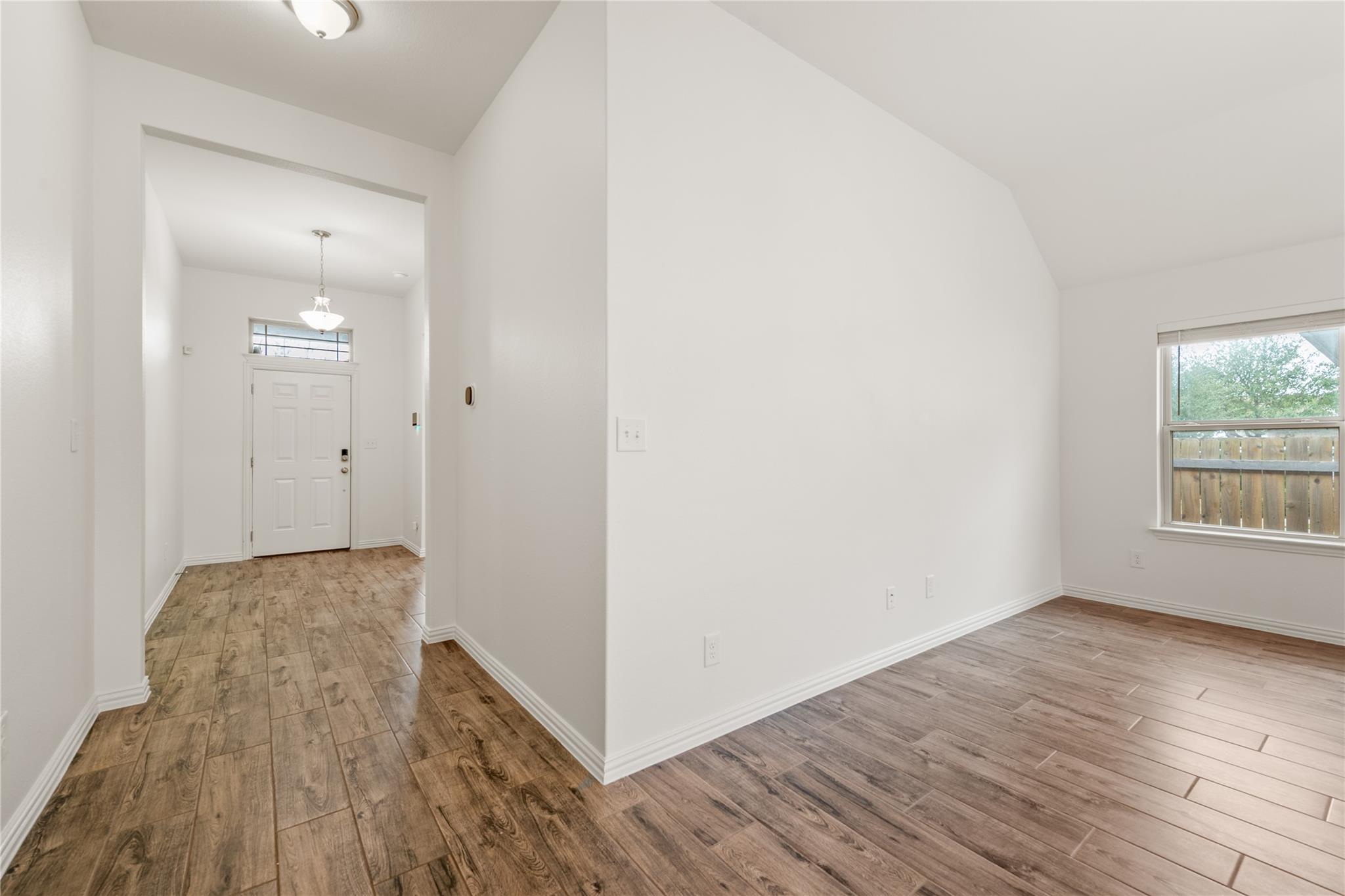 682  Coyote Creek Way, photo 4