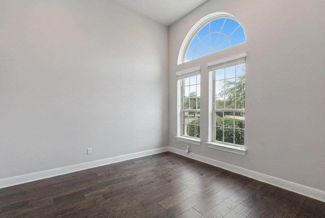 3028  Silvergrass Cv, photo 11