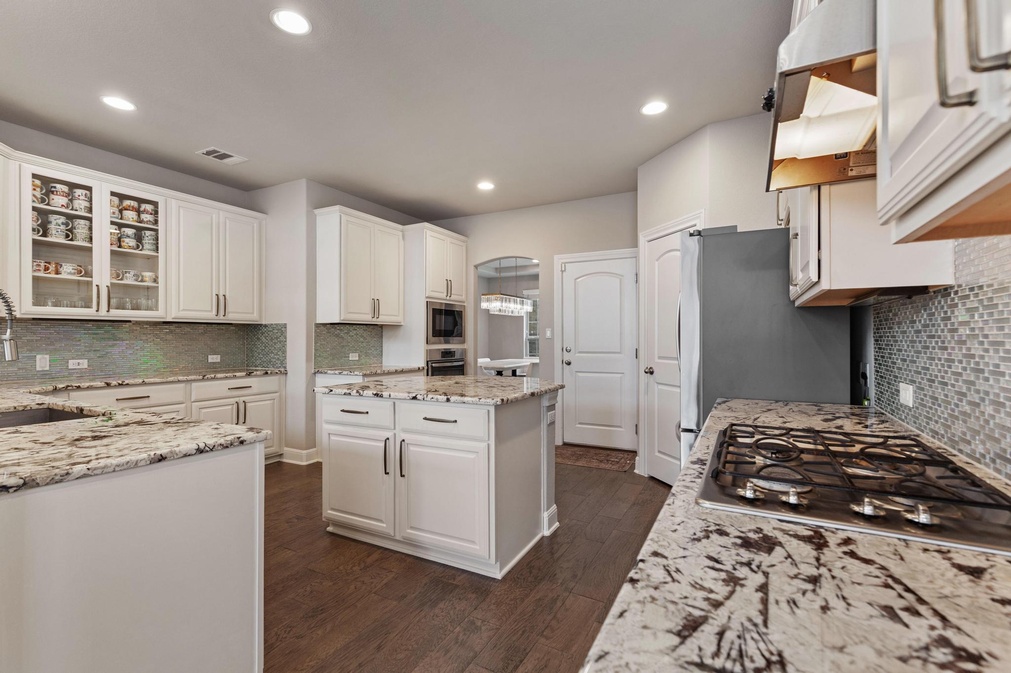 3028  Silvergrass Cv, photo 12