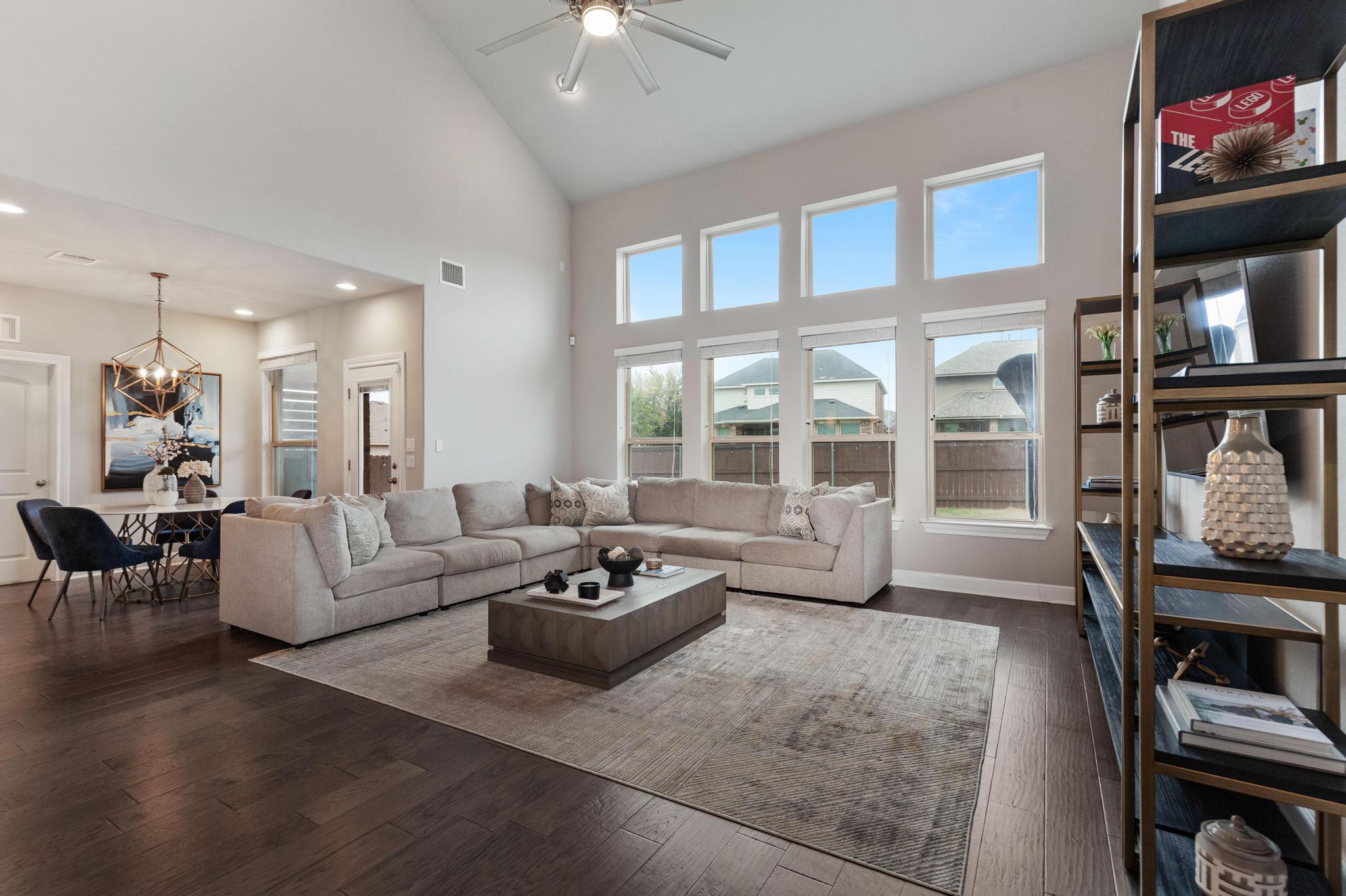 3028  Silvergrass Cv, photo 4