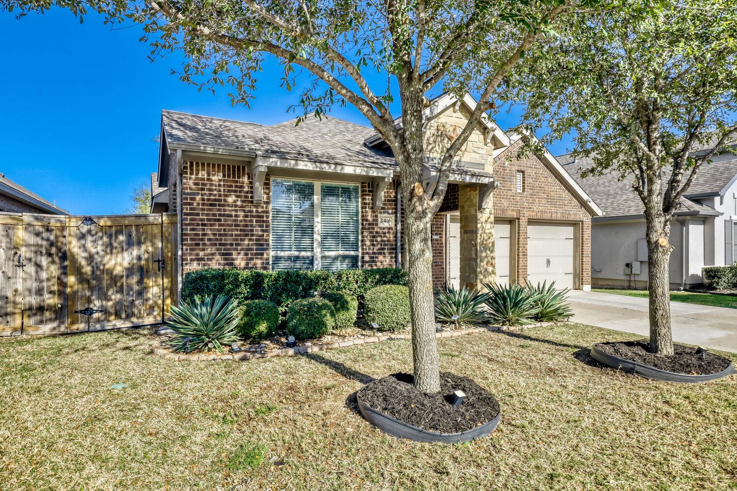 2416  BURBERRY Ln, photo 3