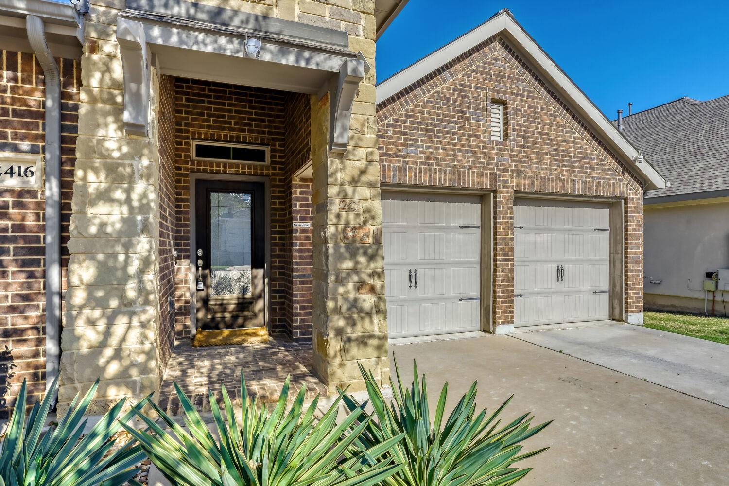 2416  BURBERRY Ln, photo 4