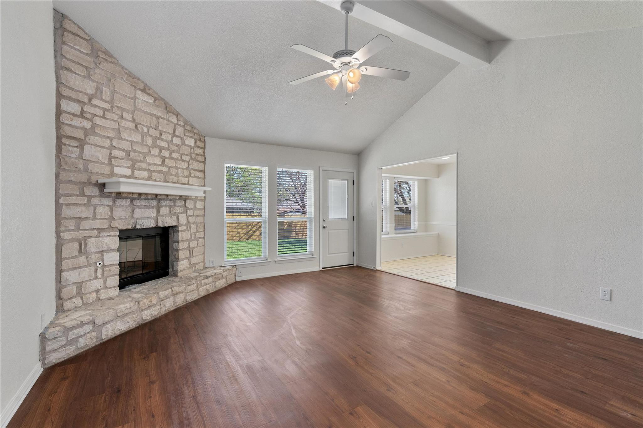 212  Rockcrest Dr, photo 3