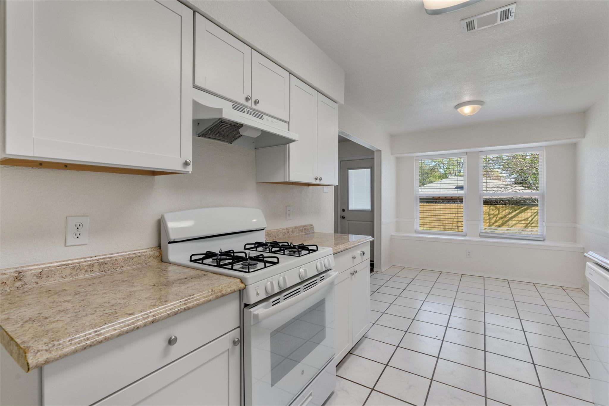 212  Rockcrest Dr, photo 9