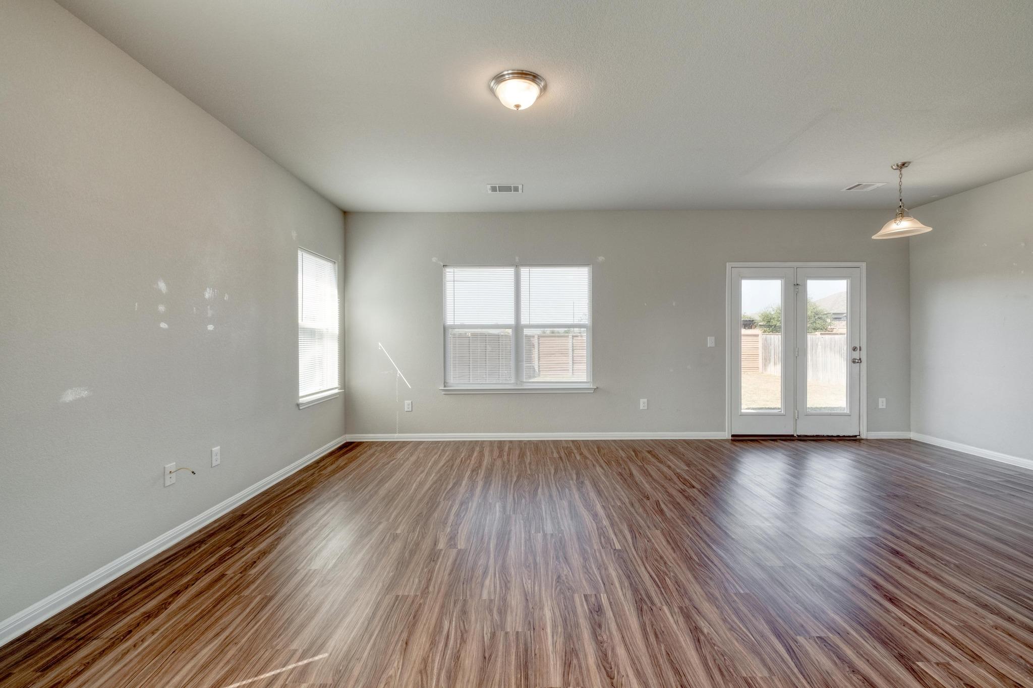 108  Kleberg Ct, photo 3