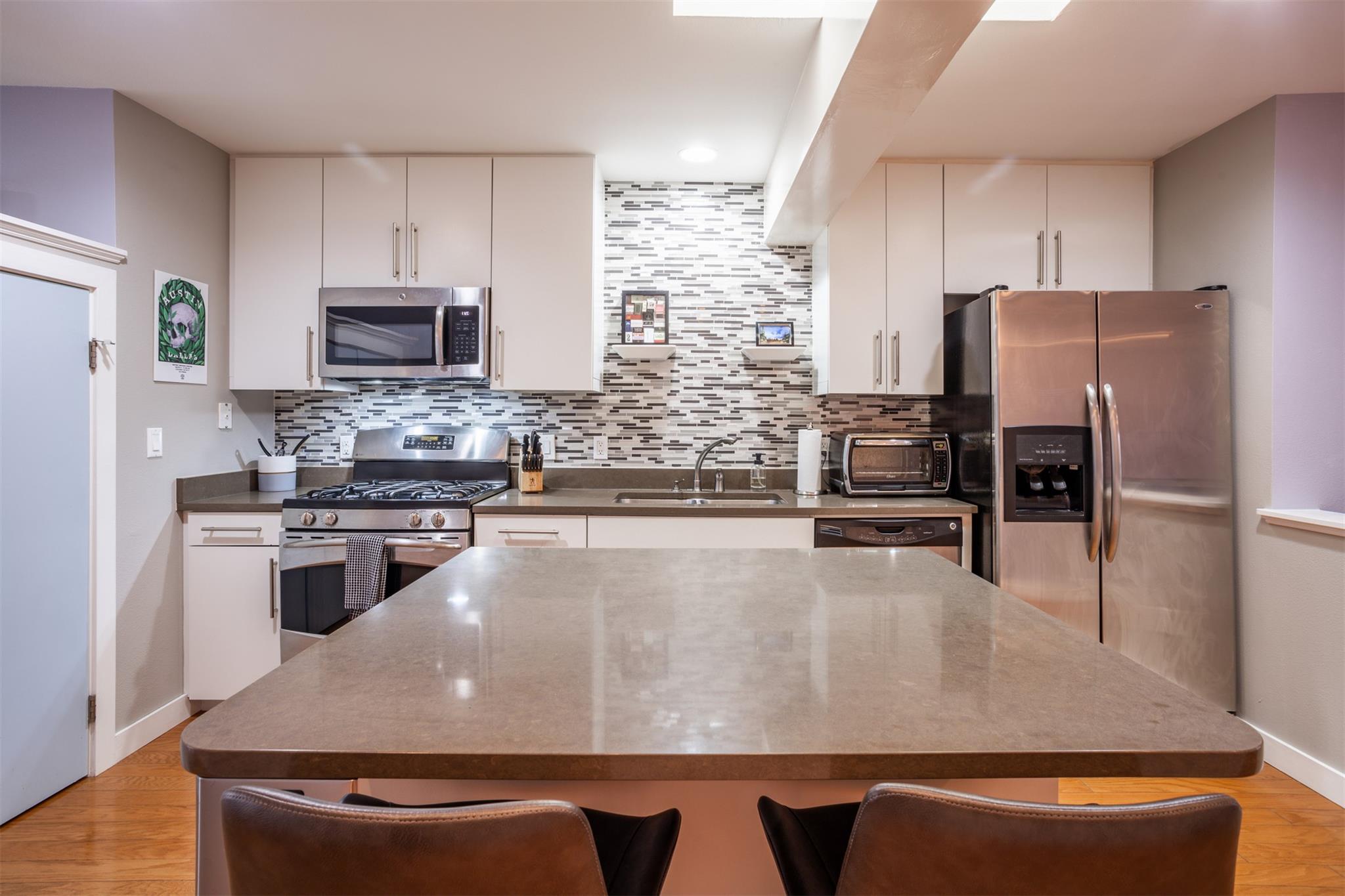 1115 W 10th St  #205, photo 2