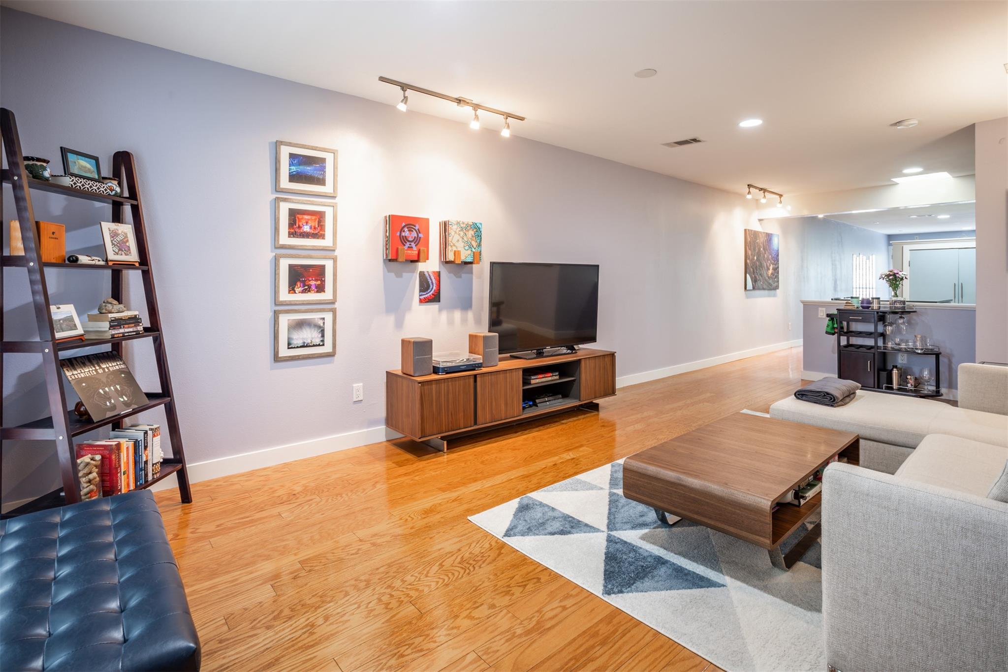 1115 W 10th St  #205, photo 5