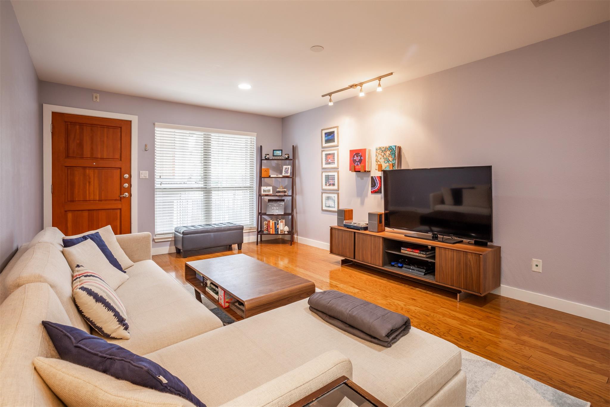 1115 W 10th St  #205, photo 6