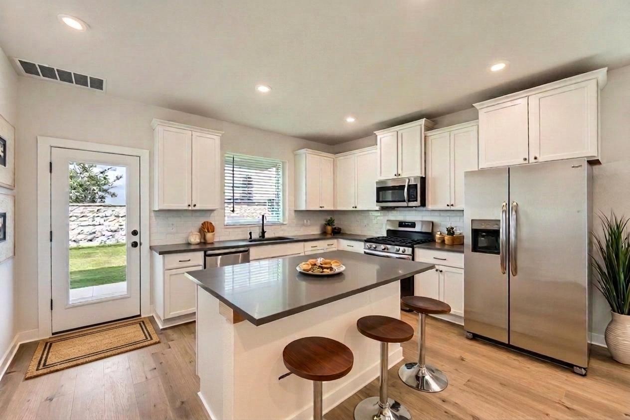 212  Rock Daisy Trl, photo 2