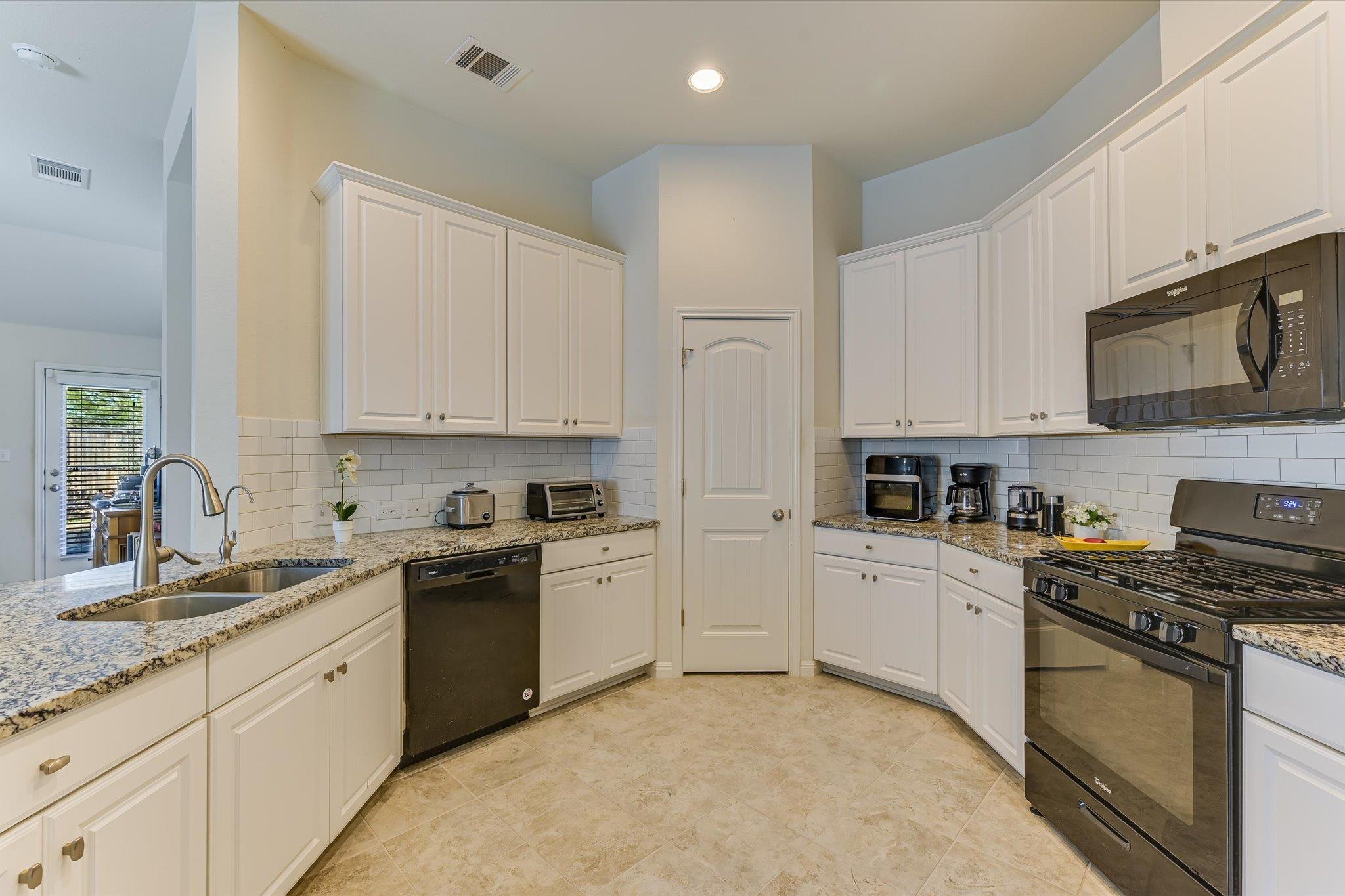 135  Tailwind Dr, photo 3