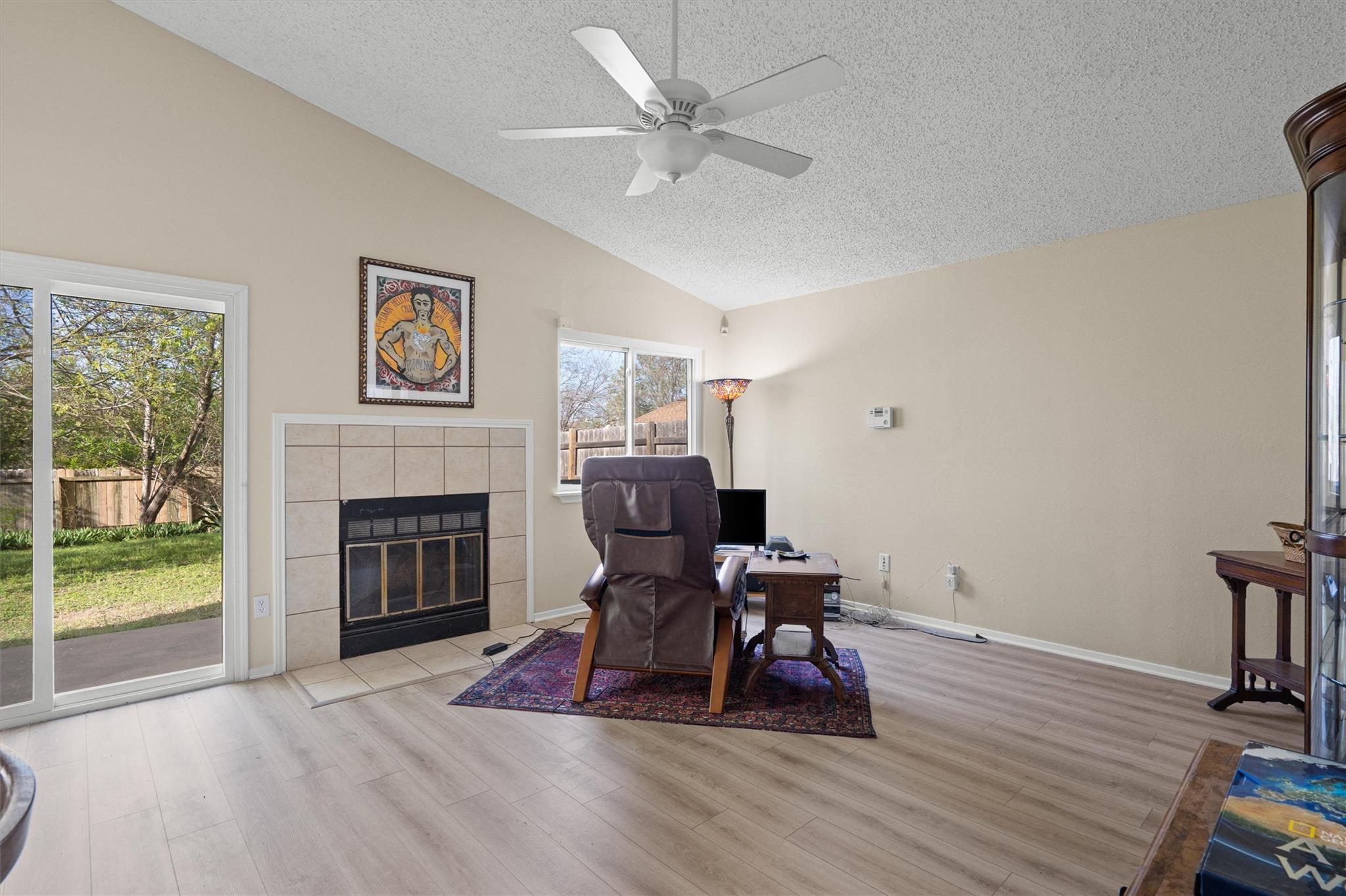 1403  Alma Dr, photo 6