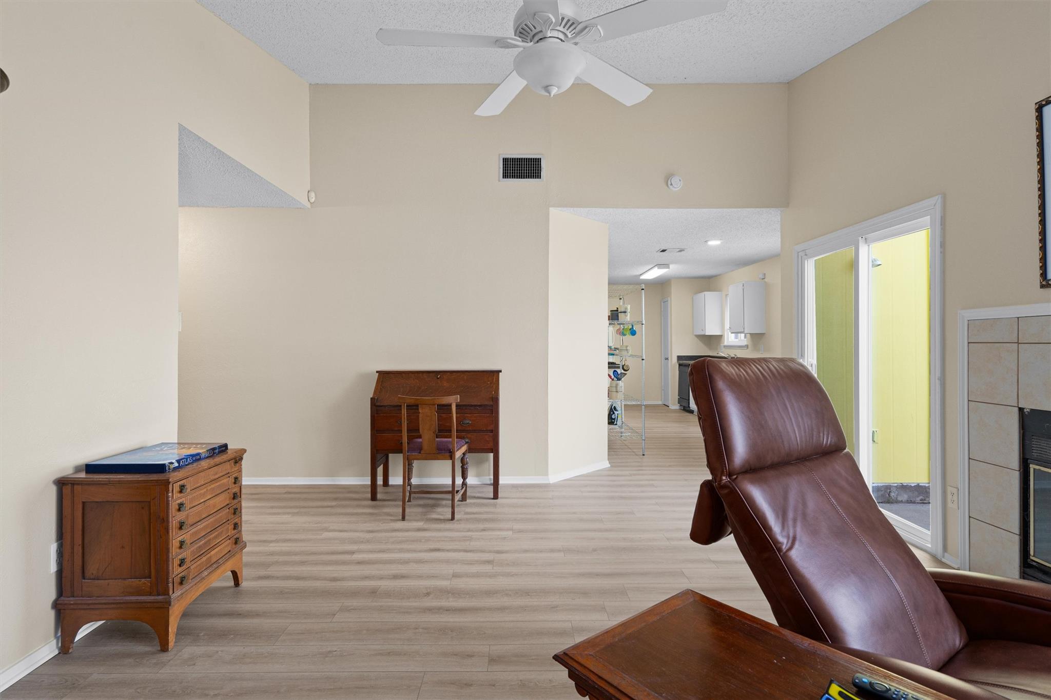 1403  Alma Dr, photo 8