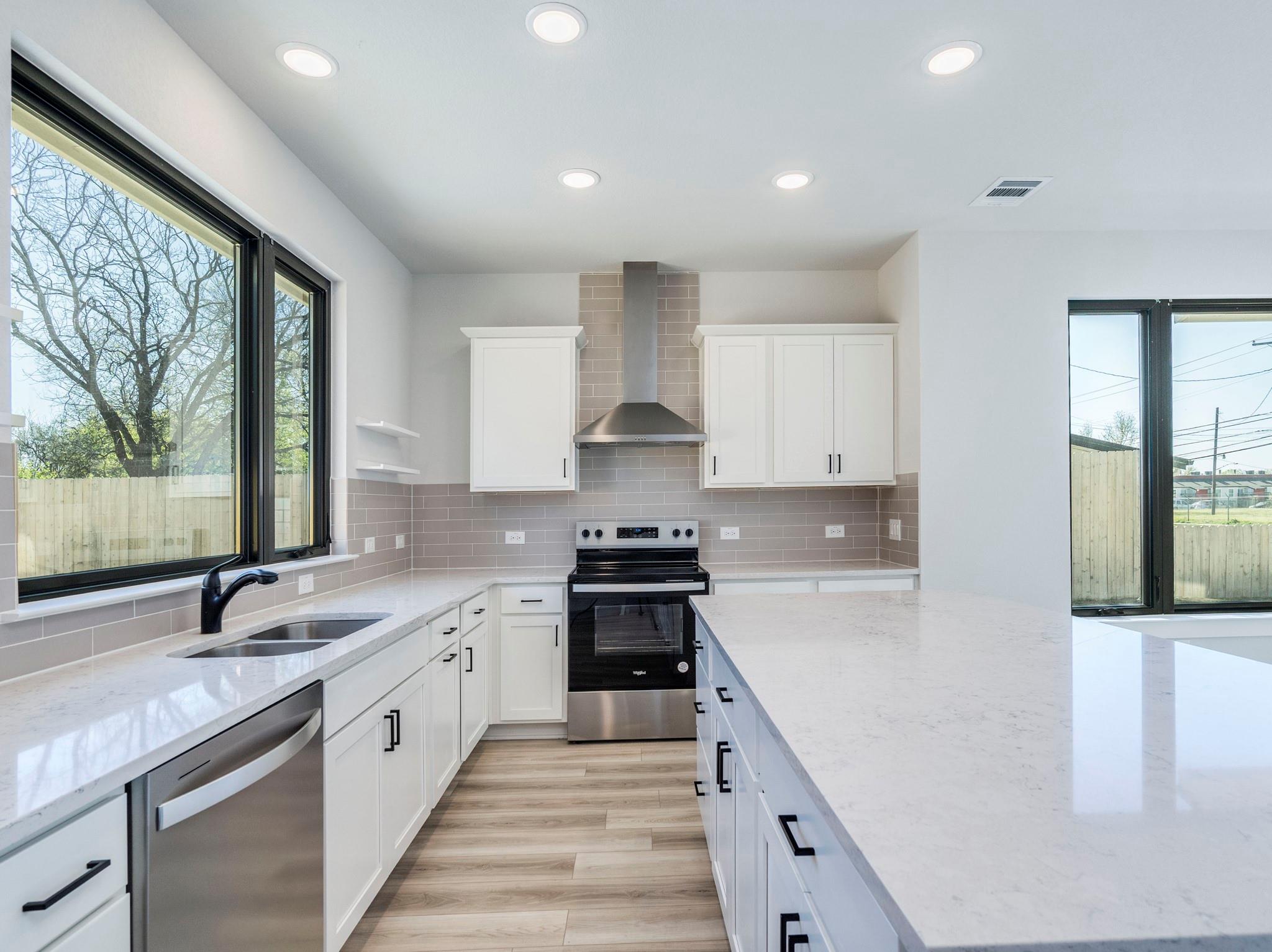 206 E Wonsley Dr  #1, photo 4