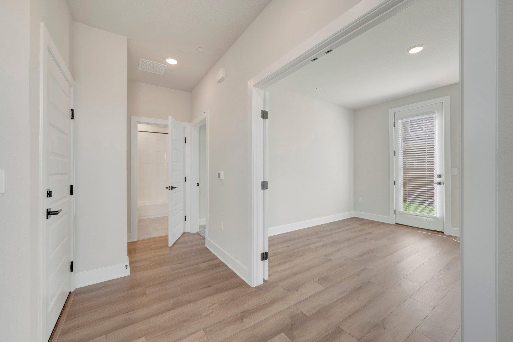 1017  Brickell Loop, photo 5