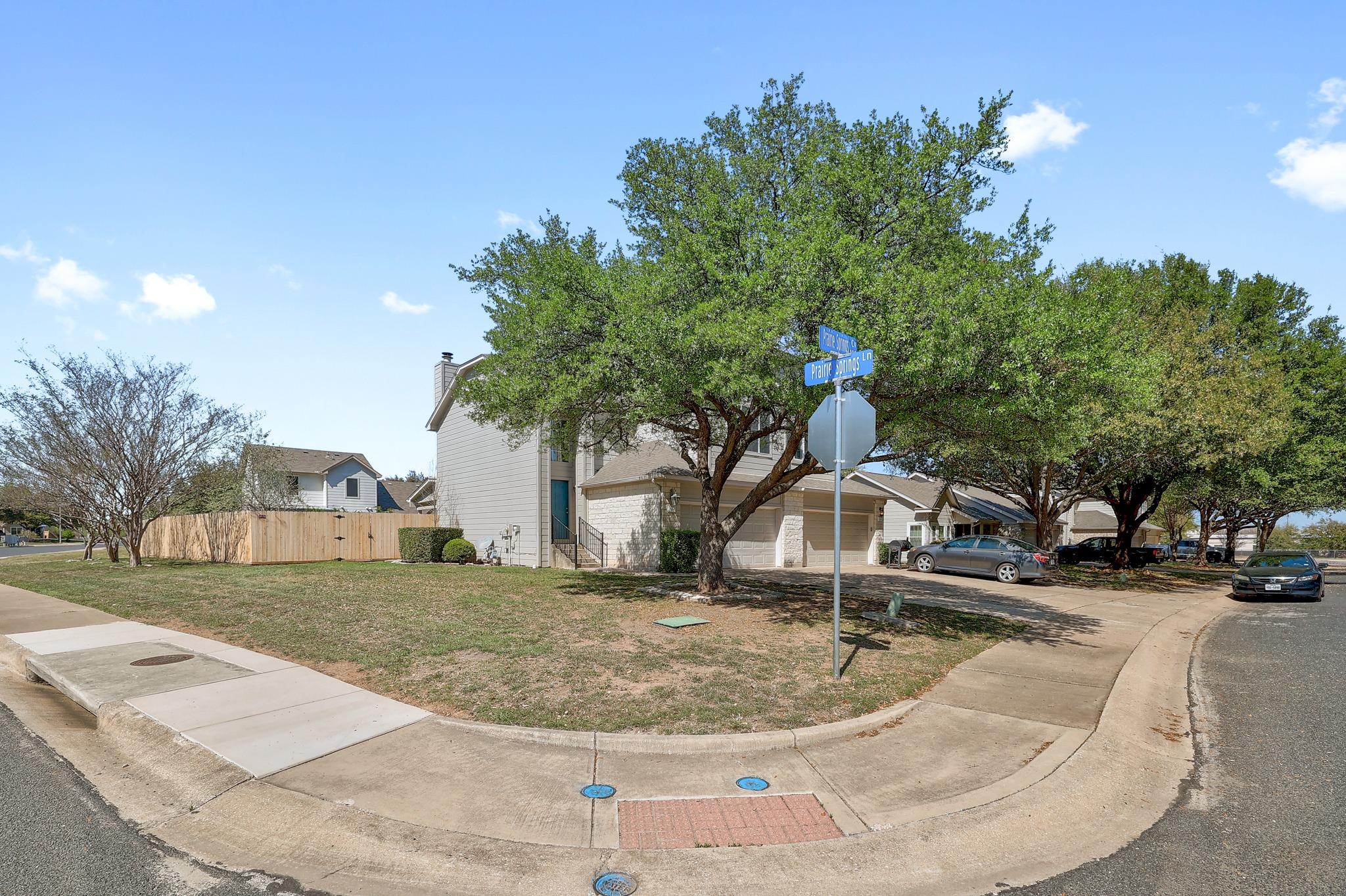 108  Prairie Springs Cv, photo 2