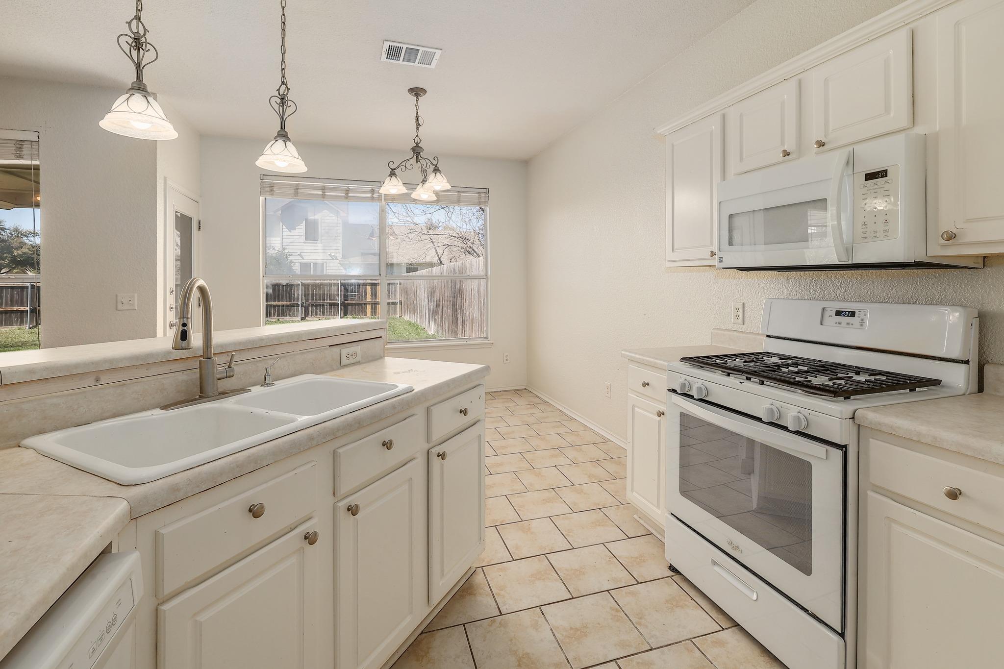 108  Prairie Springs Cv, photo 12