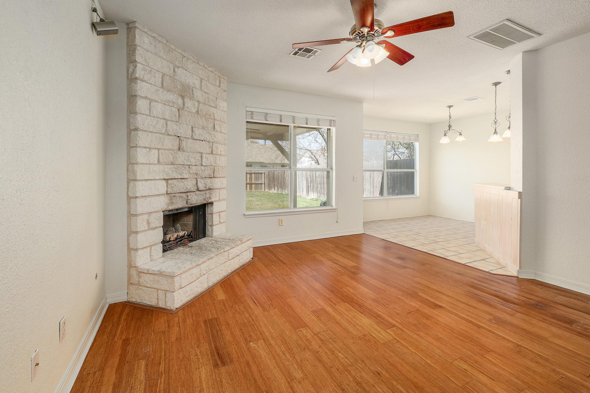 108  Prairie Springs Cv, photo 4