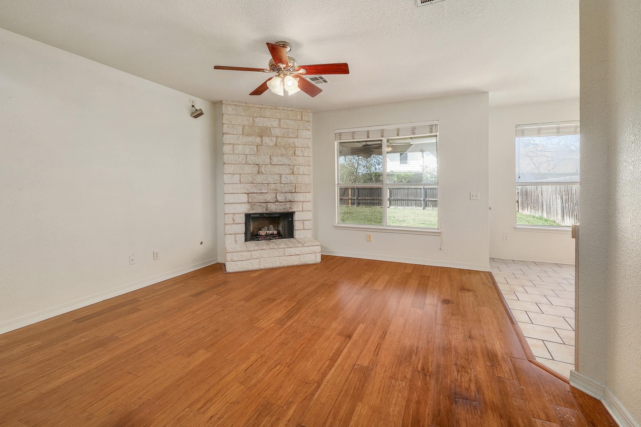 108  Prairie Springs Cv, photo 5
