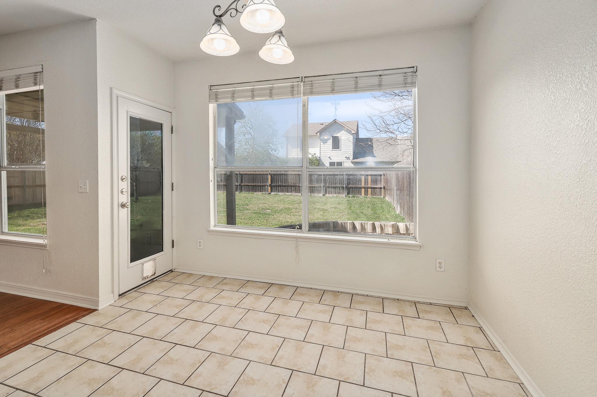 108  Prairie Springs Cv, photo 9