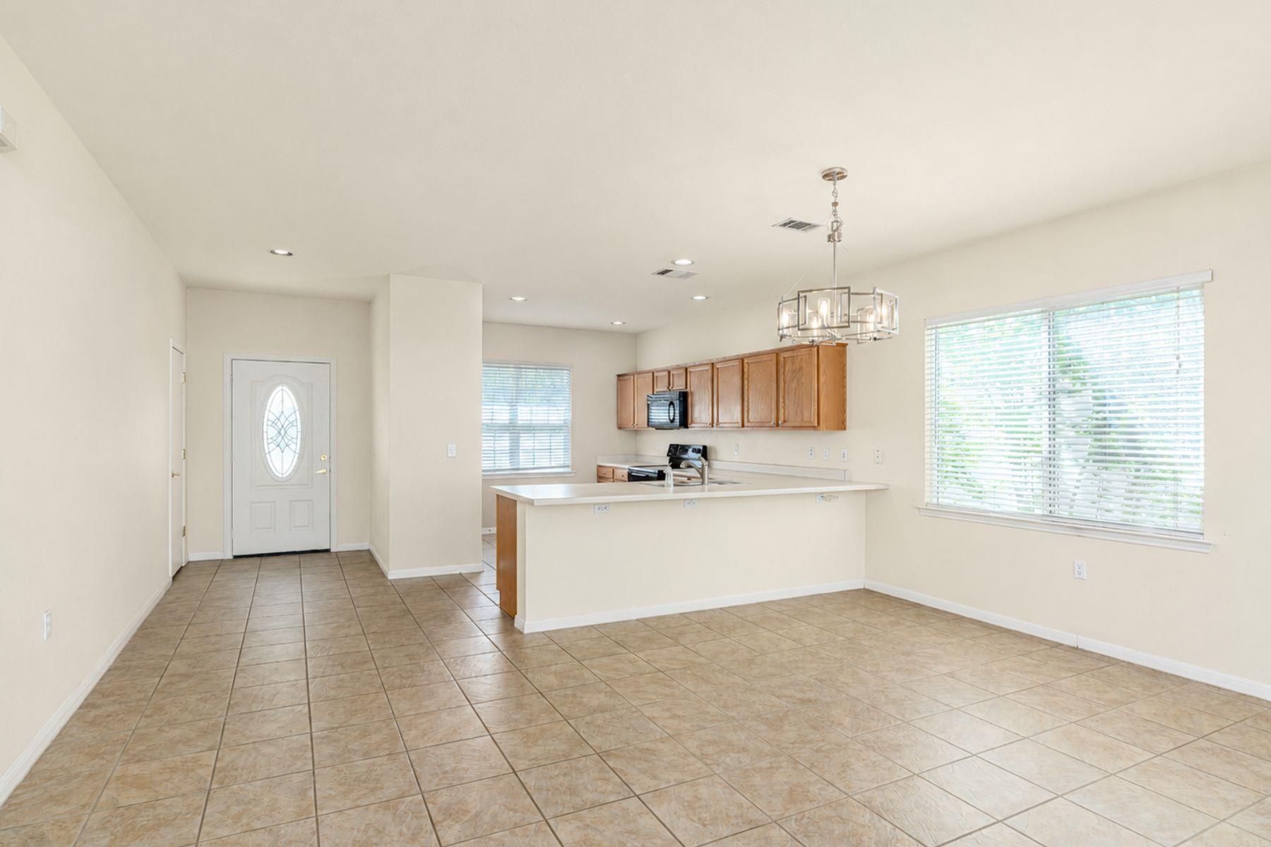 516  Texas Dr, photo 4