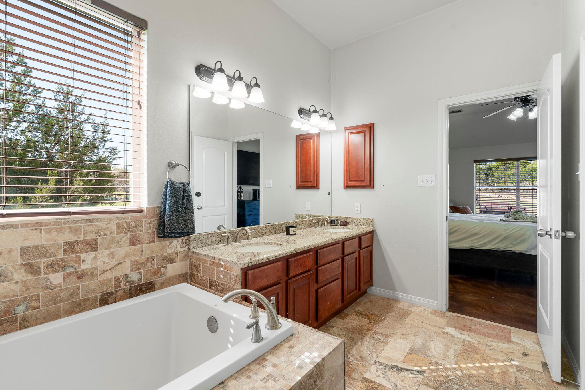 463  Beauchamp Rd, photo 8