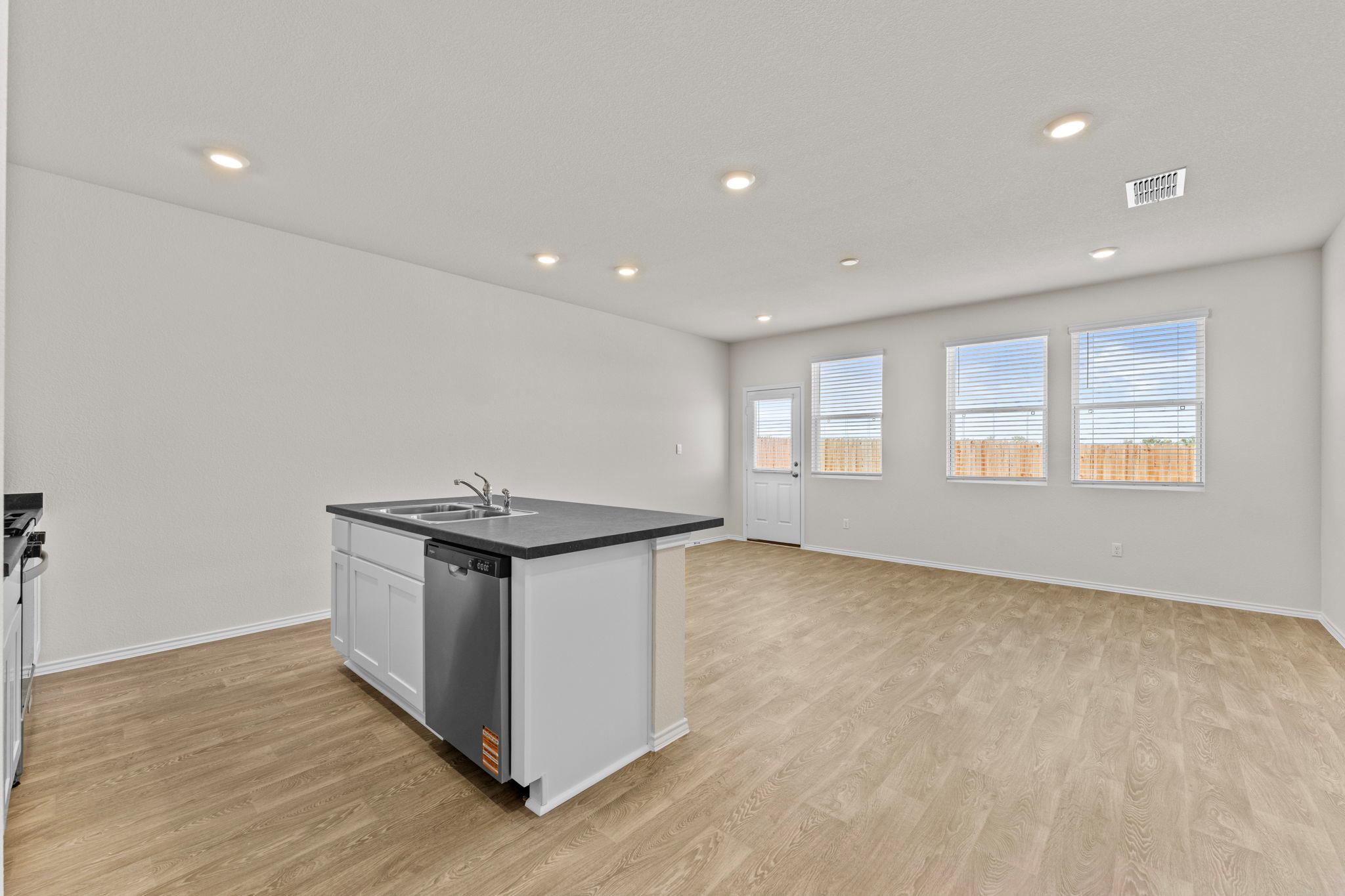 132 Kendall Ln photo 5