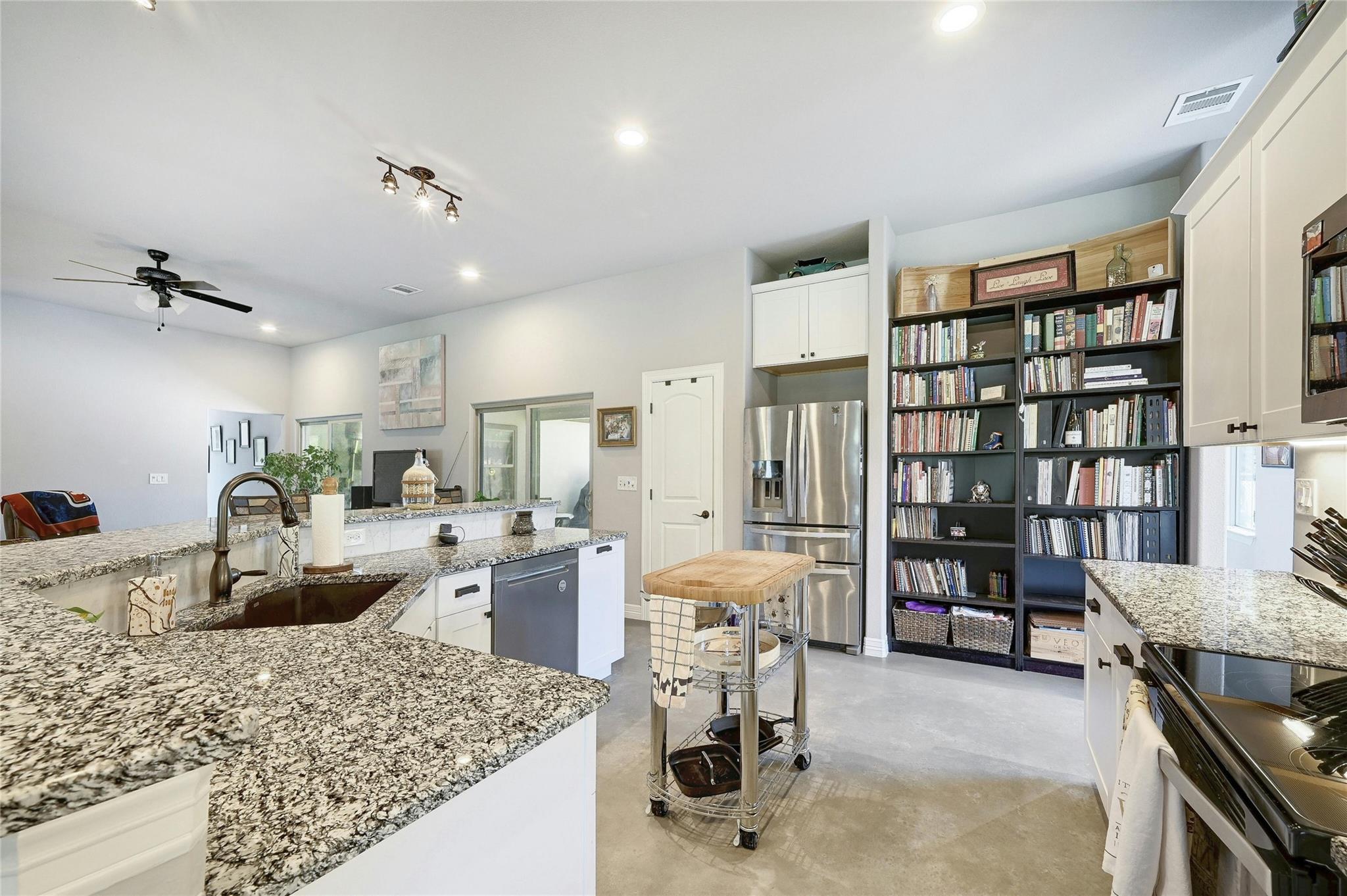 19908  Victoria Chase Rd, photo 10