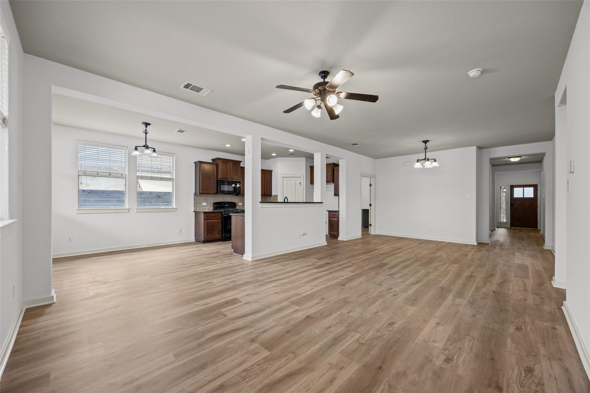 331  Rosemary Holw, photo 8