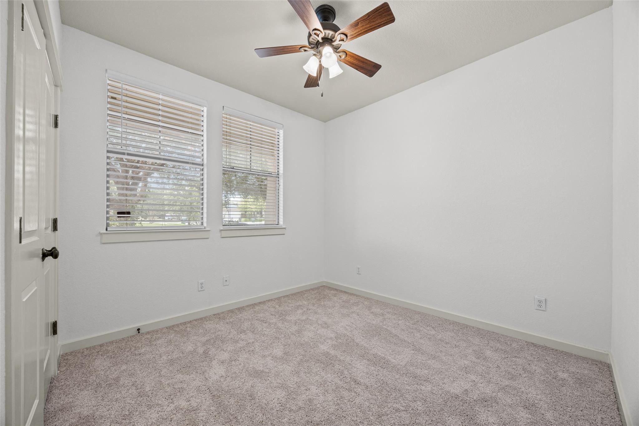 331  Rosemary Holw, photo 9