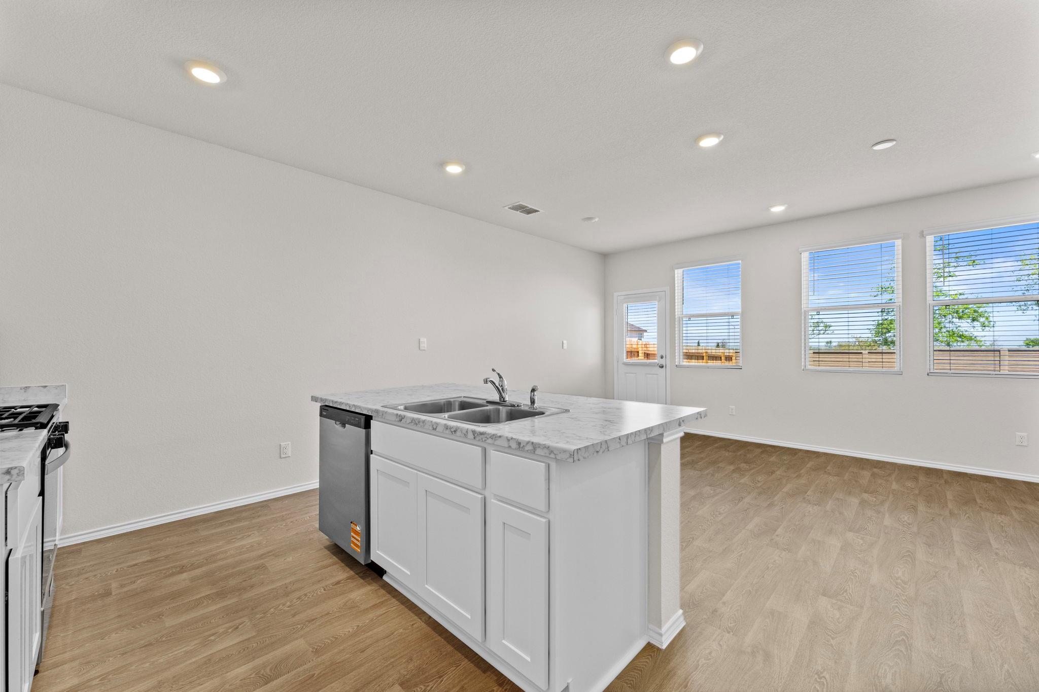 129 Varner Way photo 3