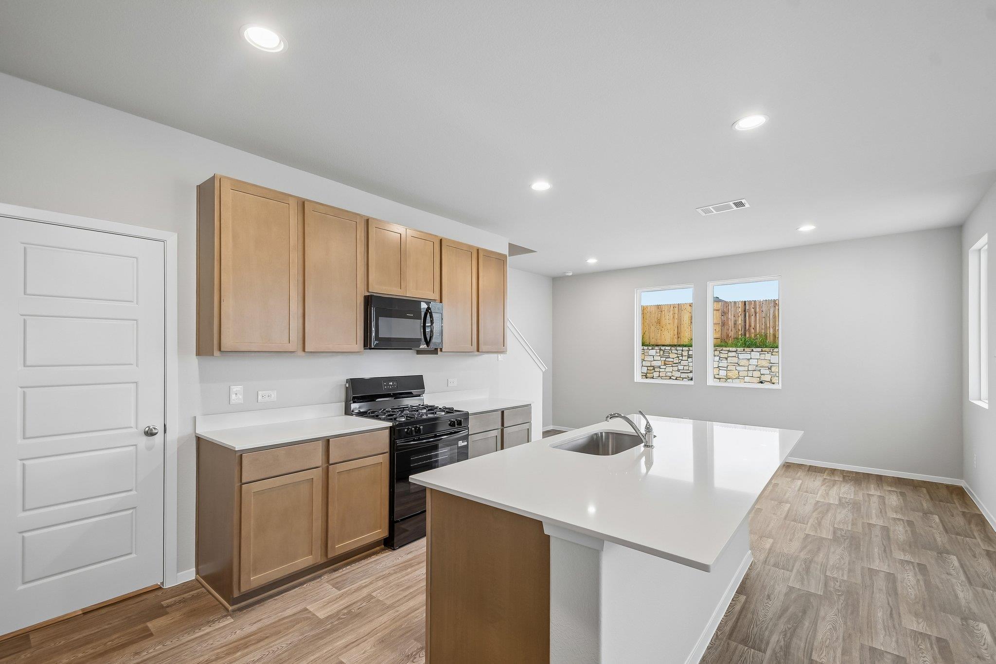 383  Jade St, photo 5