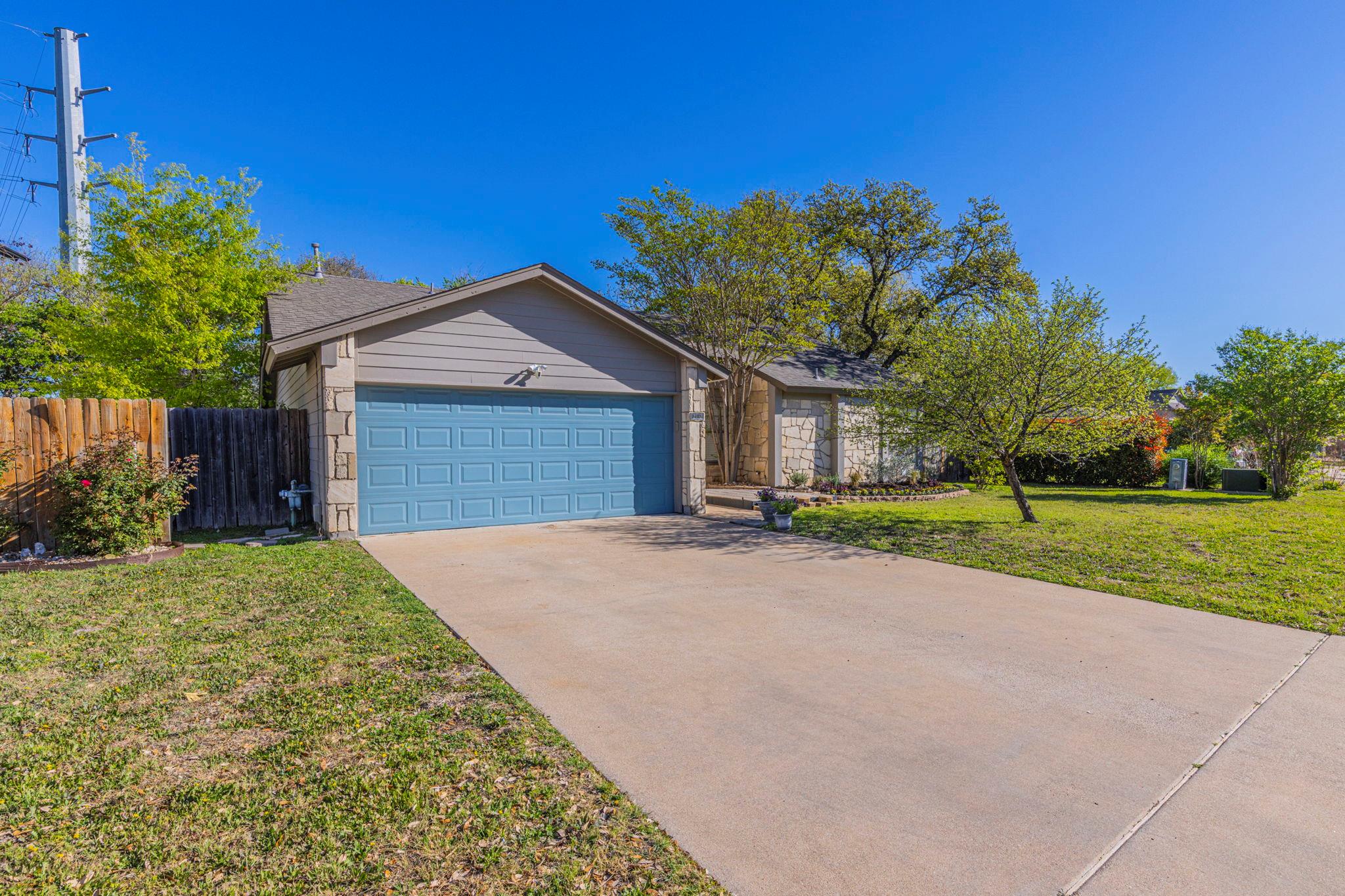 2402  Susan Ln, photo 2