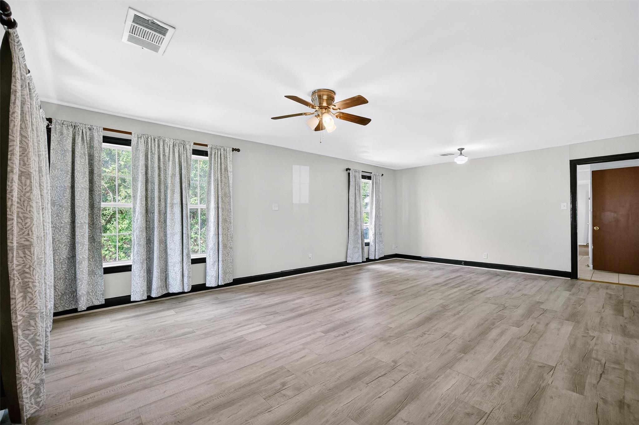 204  Taylor St, photo 4