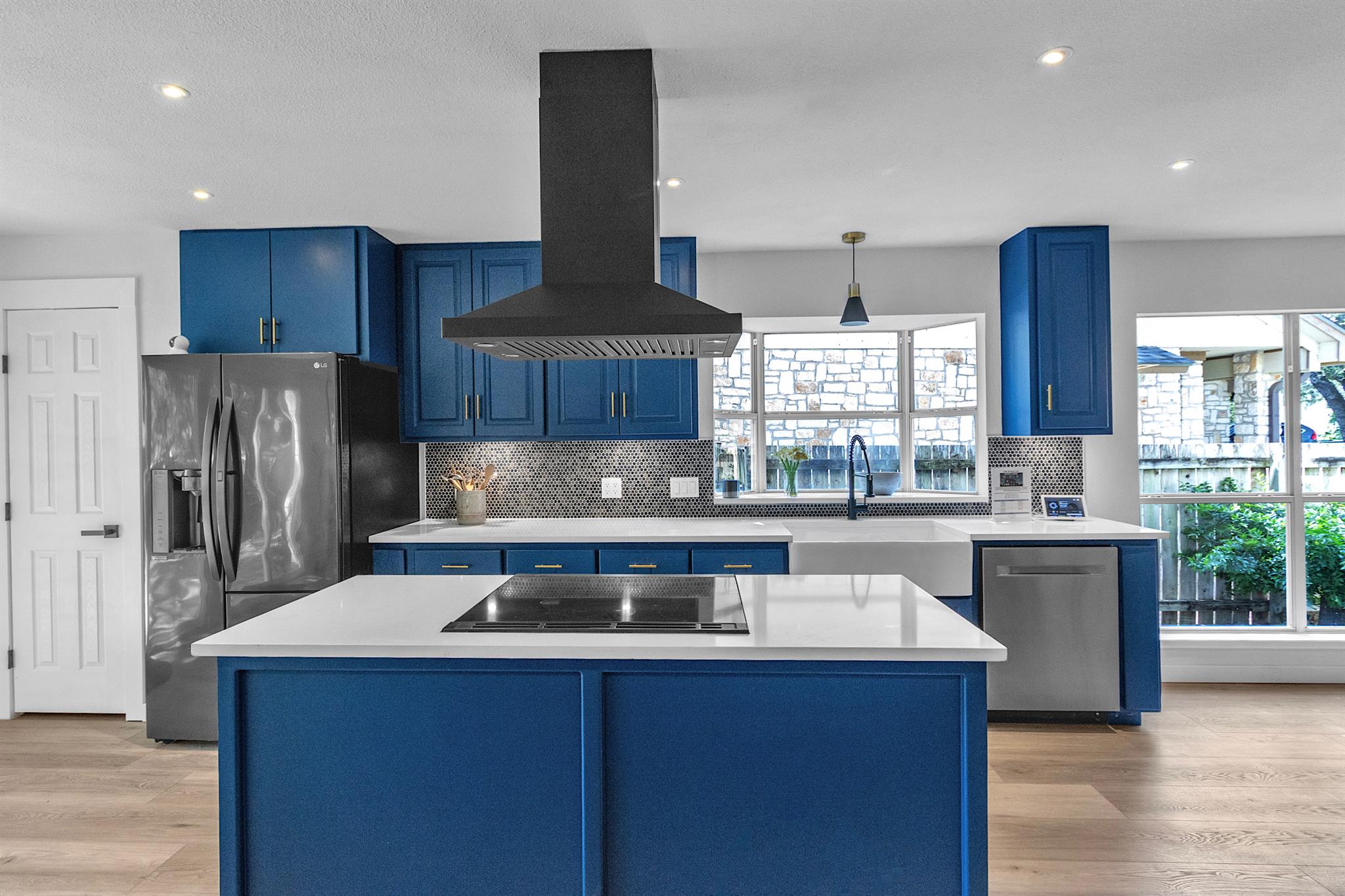 8301  Mendota Cv, photo 9