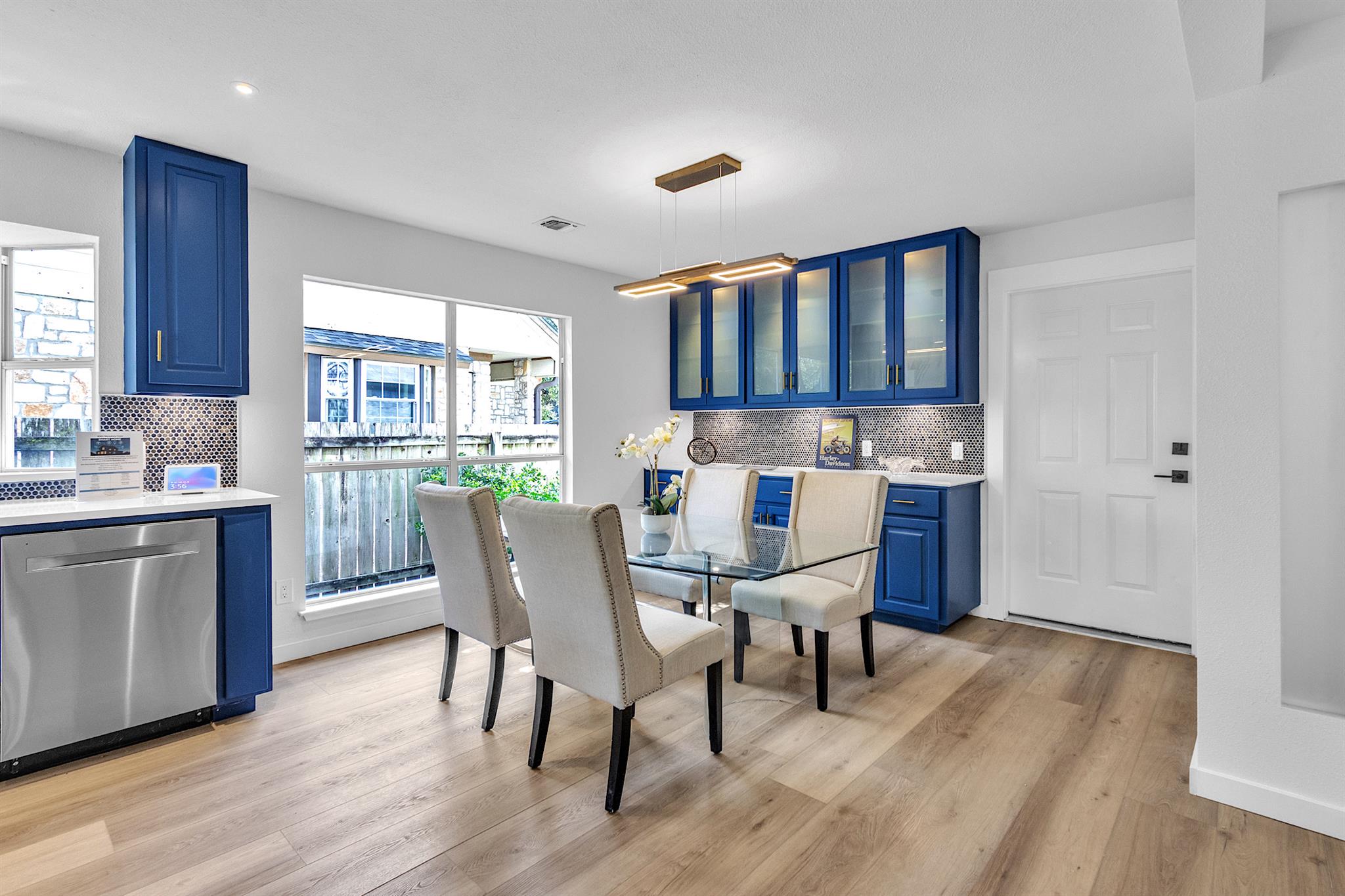 8301  Mendota Cv, photo 10