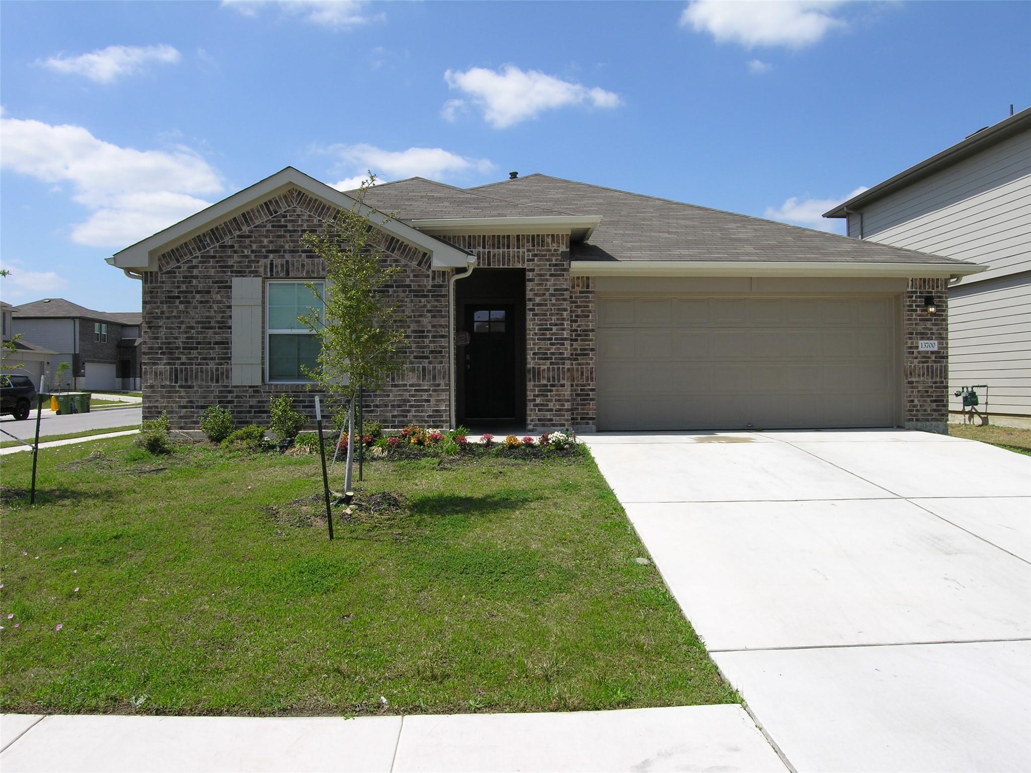 13700  Dismuke Dr, photo 3