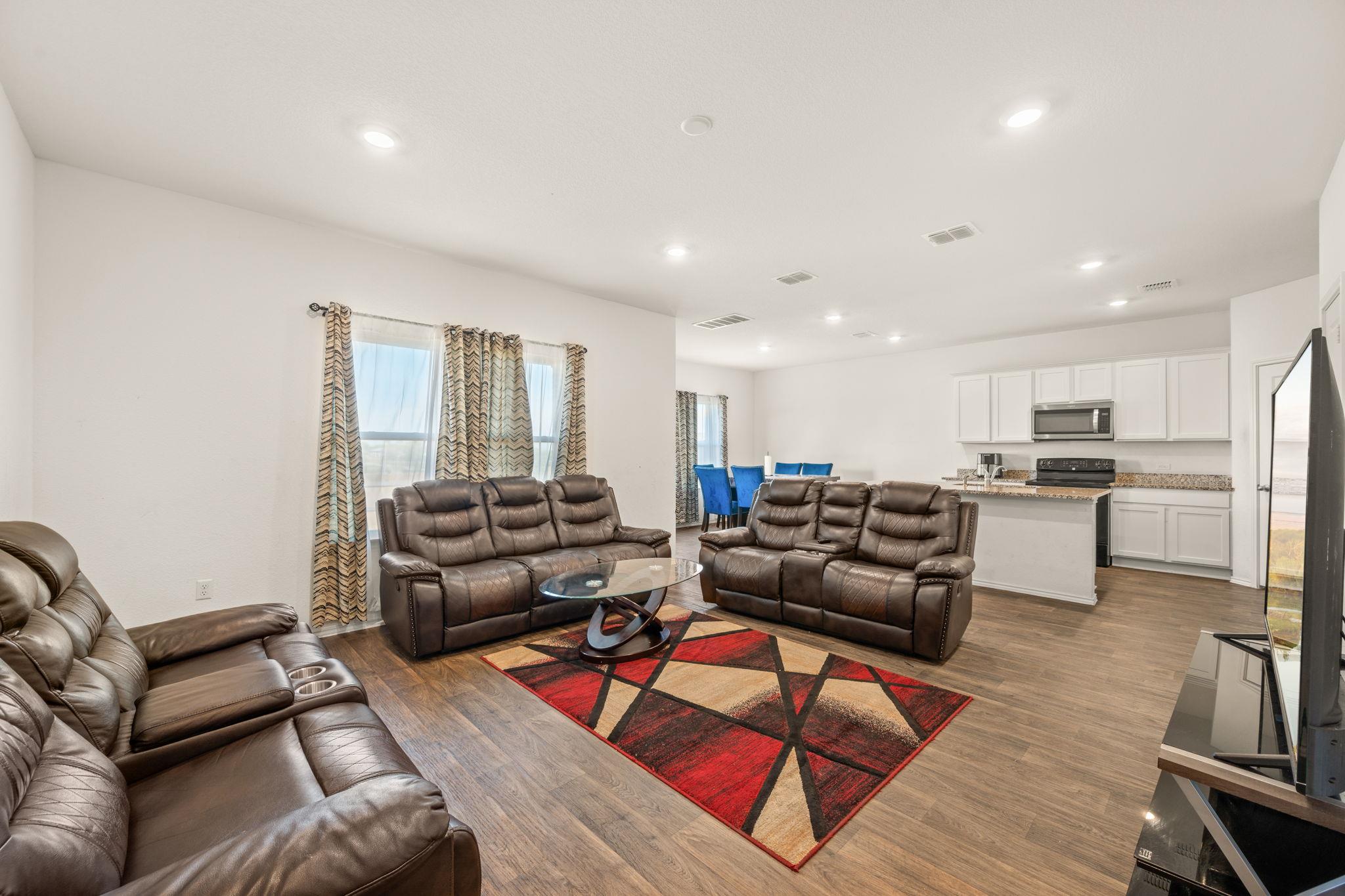 18616-A  Cremello Dr, photo 3