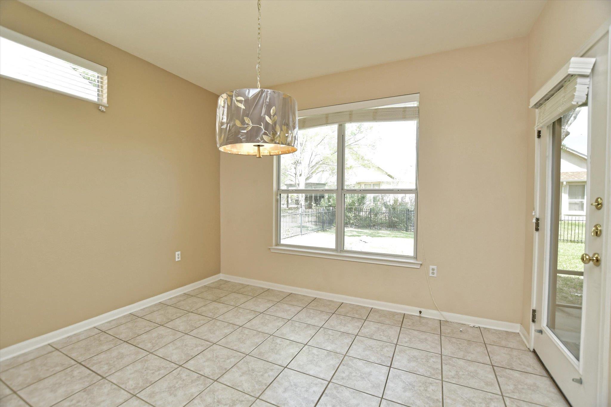 112  Bluebell Dr, photo 12