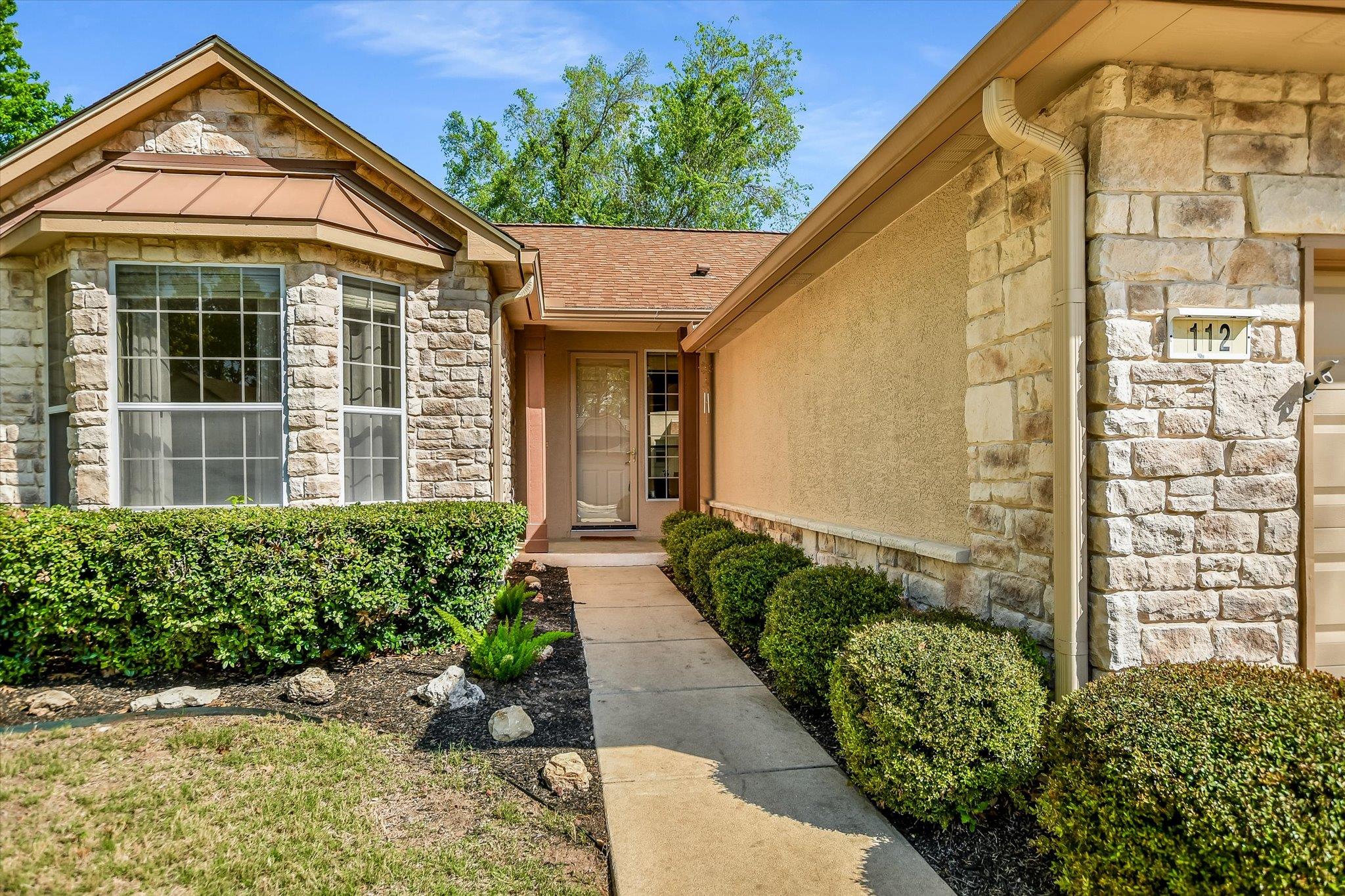 112  Bluebell Dr, photo 3
