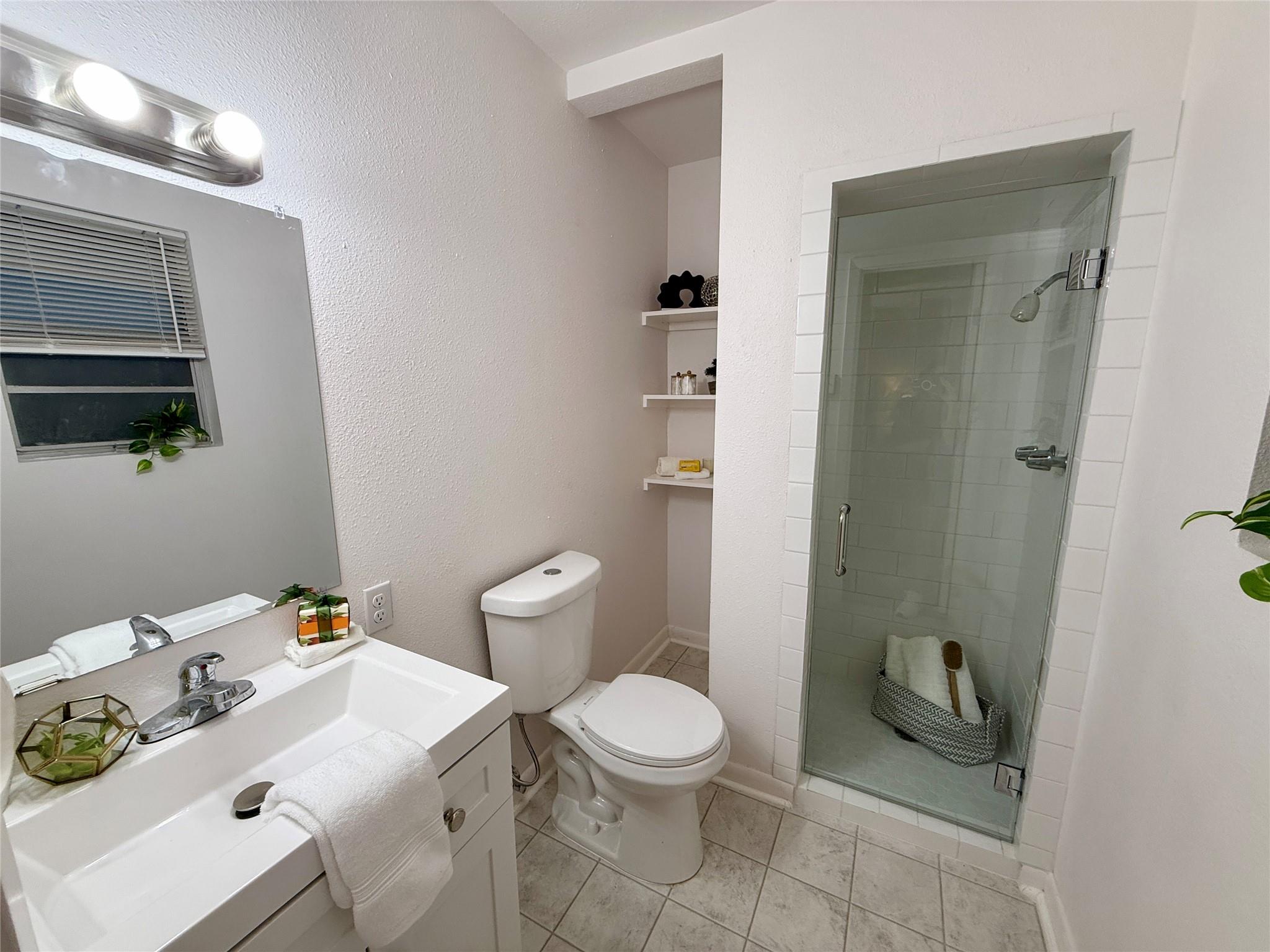 1000  Hollybluff St, photo 10