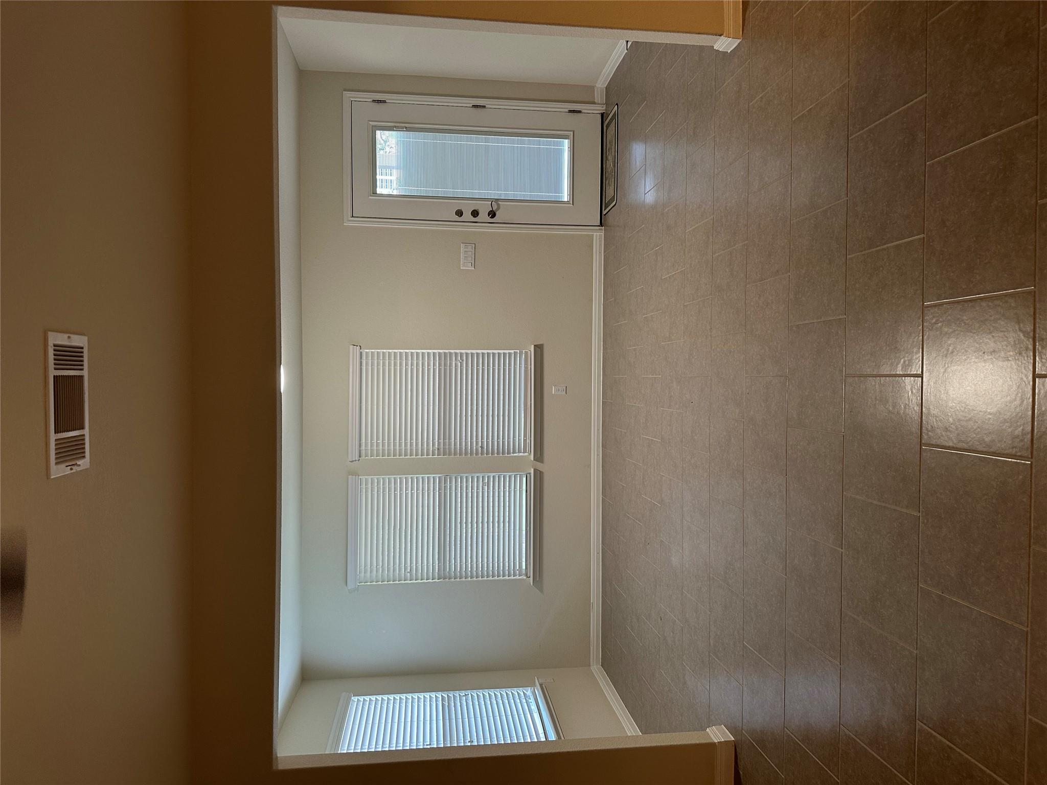 410  Holiday Creek Ln, photo 12