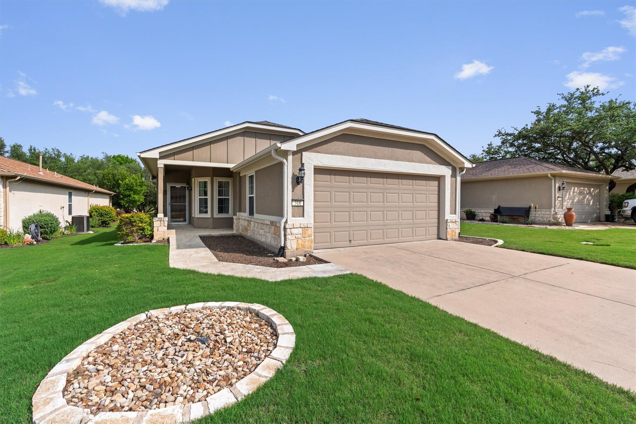 318  Barrington Farm Ct, photo 2