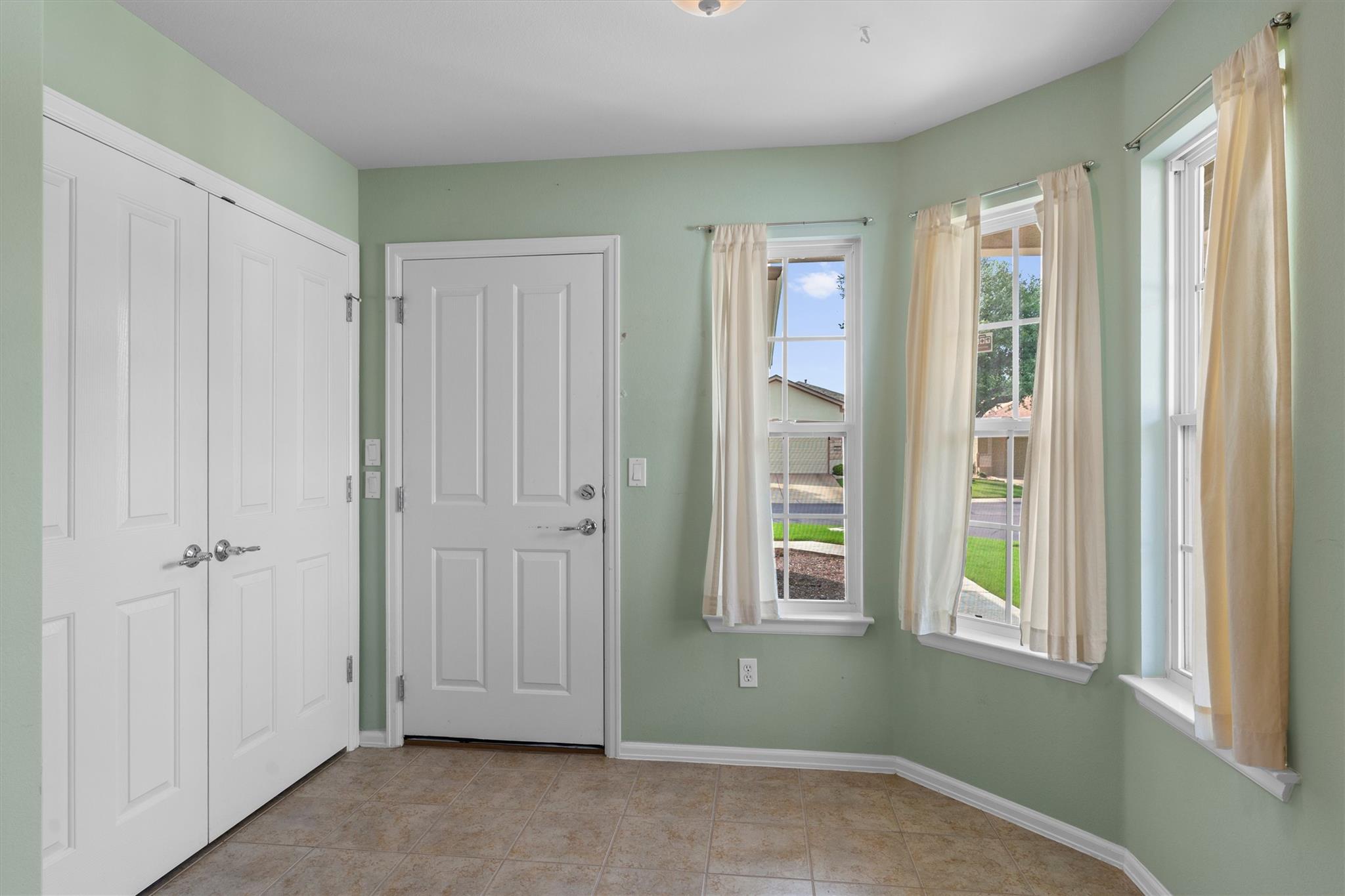 318  Barrington Farm Ct, photo 7