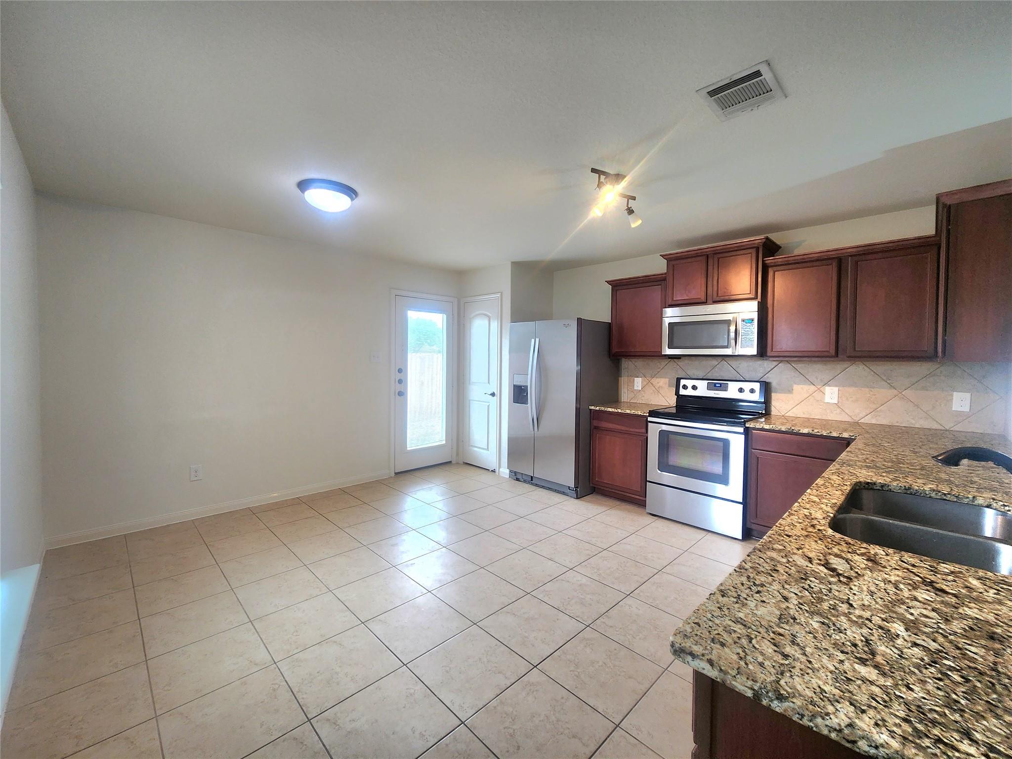 1616  Treeta Trl, photo 6