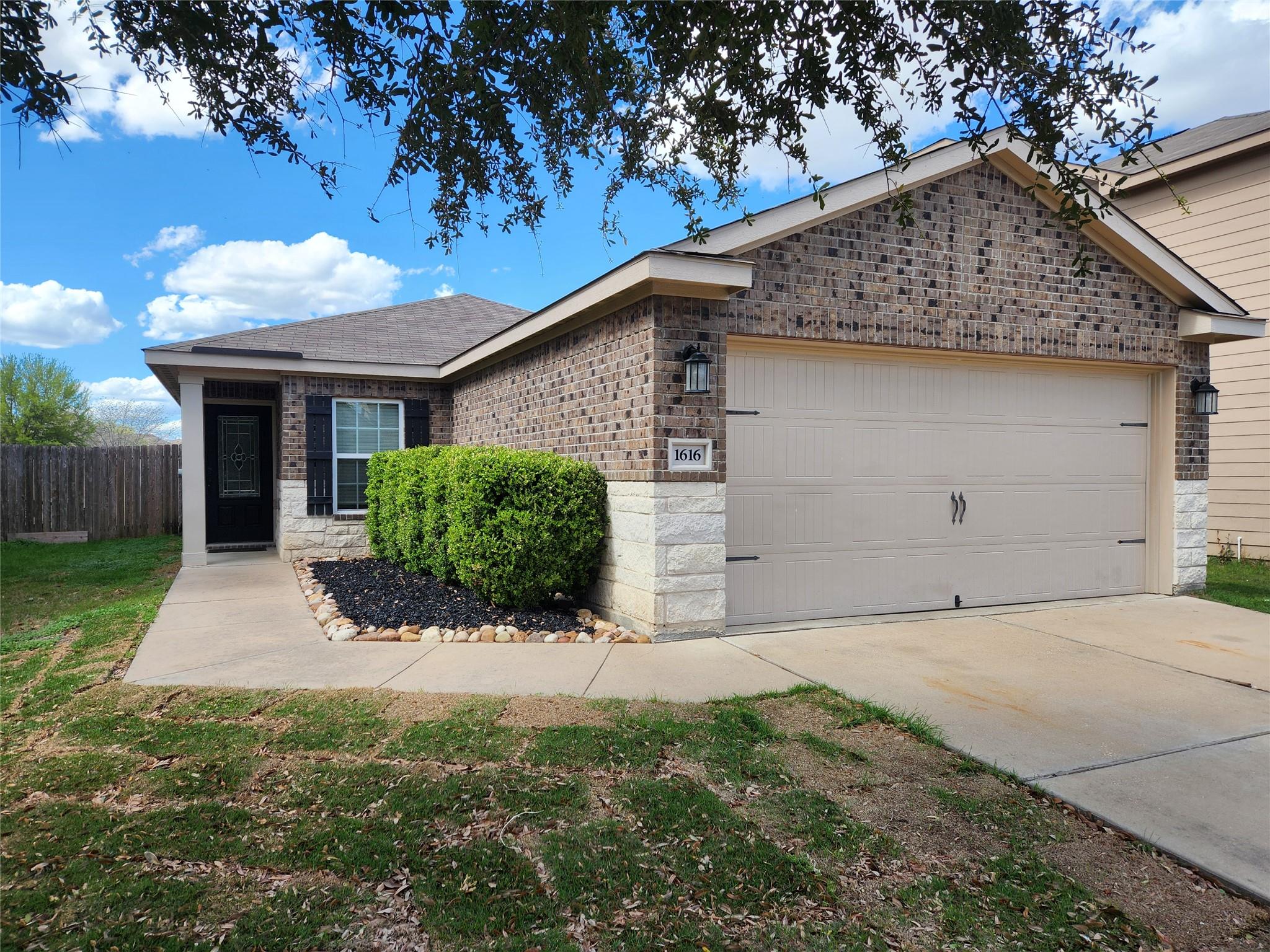 1616  Treeta Trl, photo 7