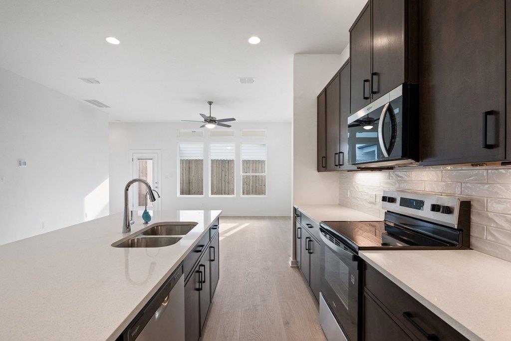 2205  Cento Walk, photo 5