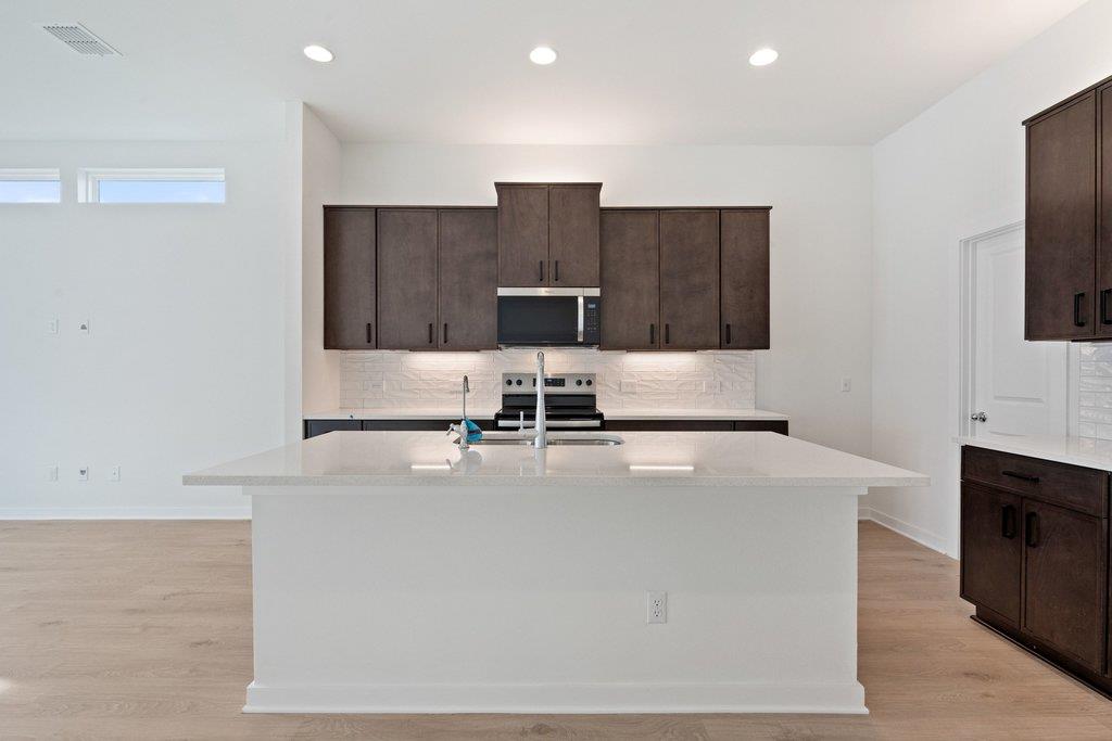 2205  Cento Walk, photo 6