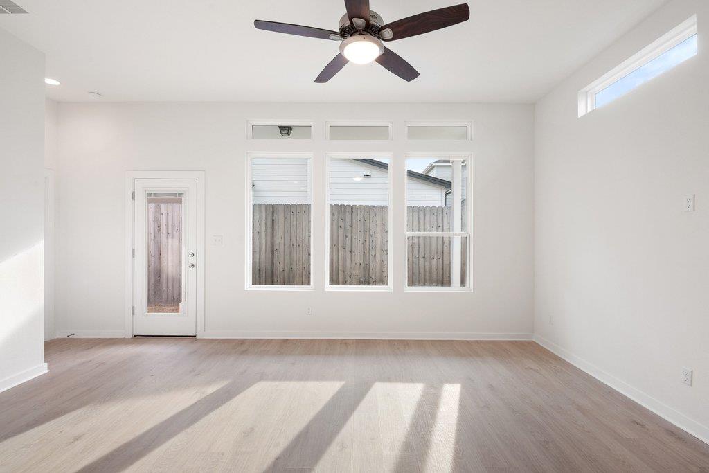 2205  Cento Walk, photo 7