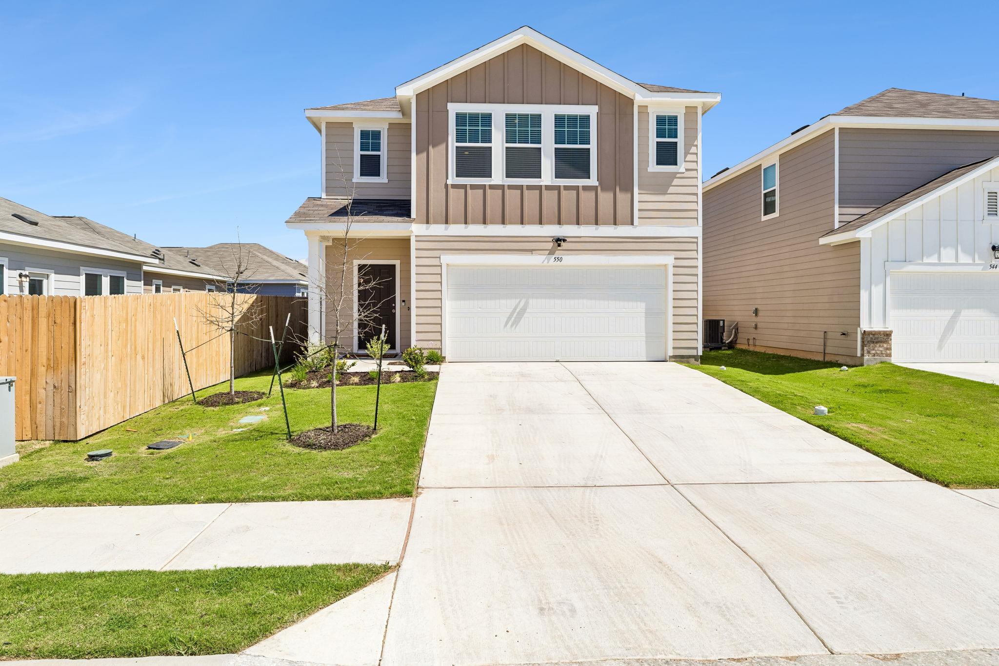 550  Thistle Ln, photo 2