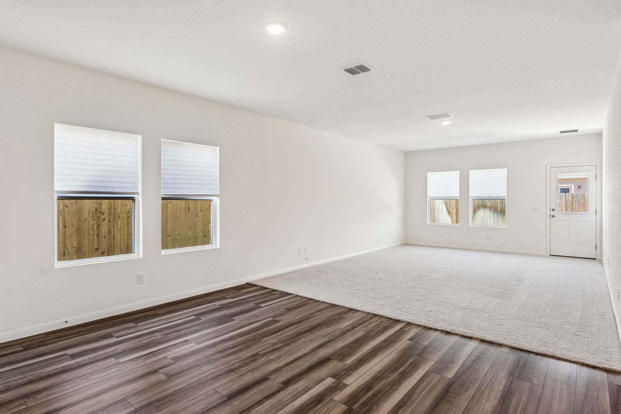 550  Thistle Ln, photo 11